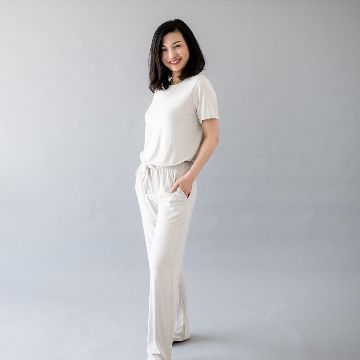 woman modeling lounge pant in oat