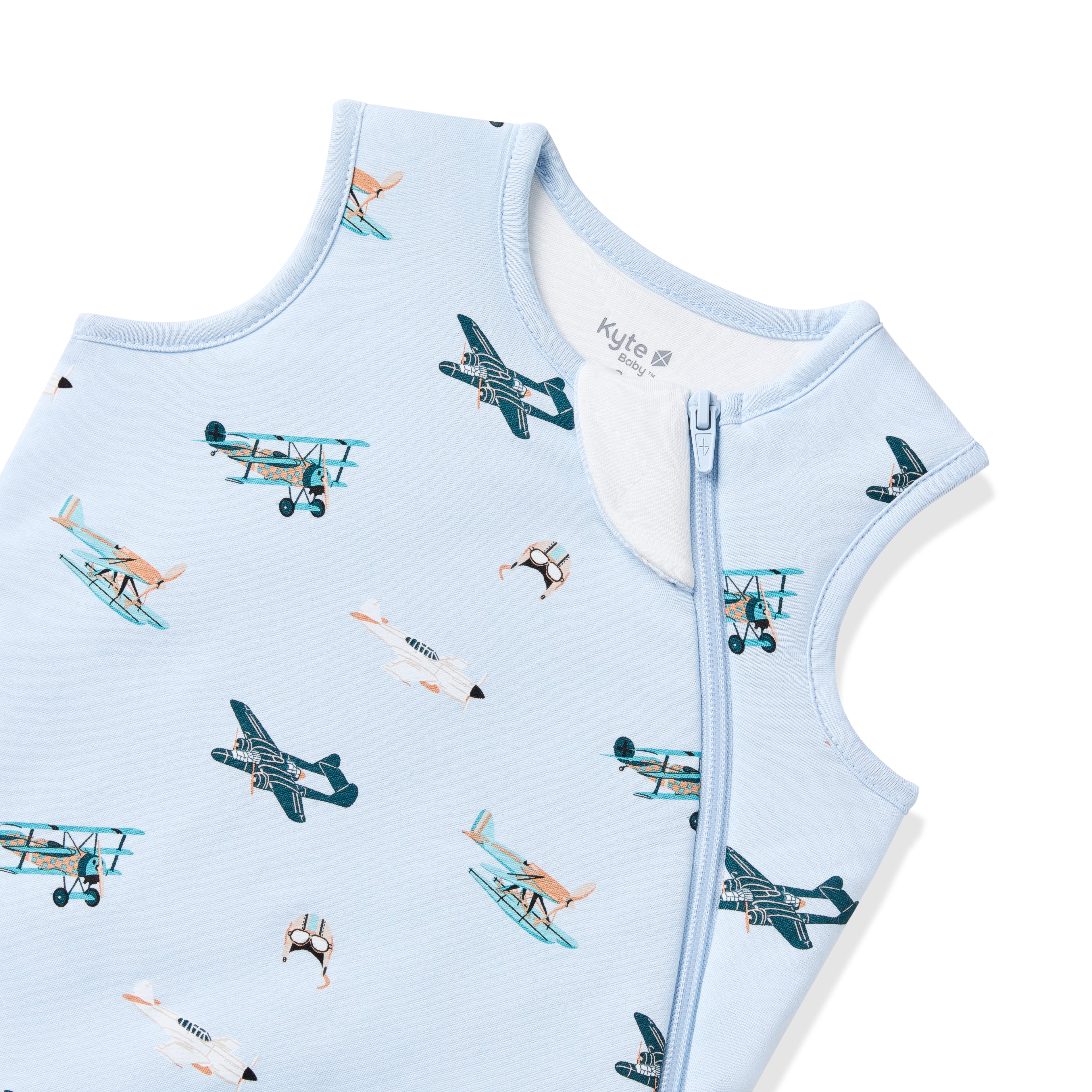 Close up of zipper garage and top zipper on the Sleep Bag in Take Off 1.0