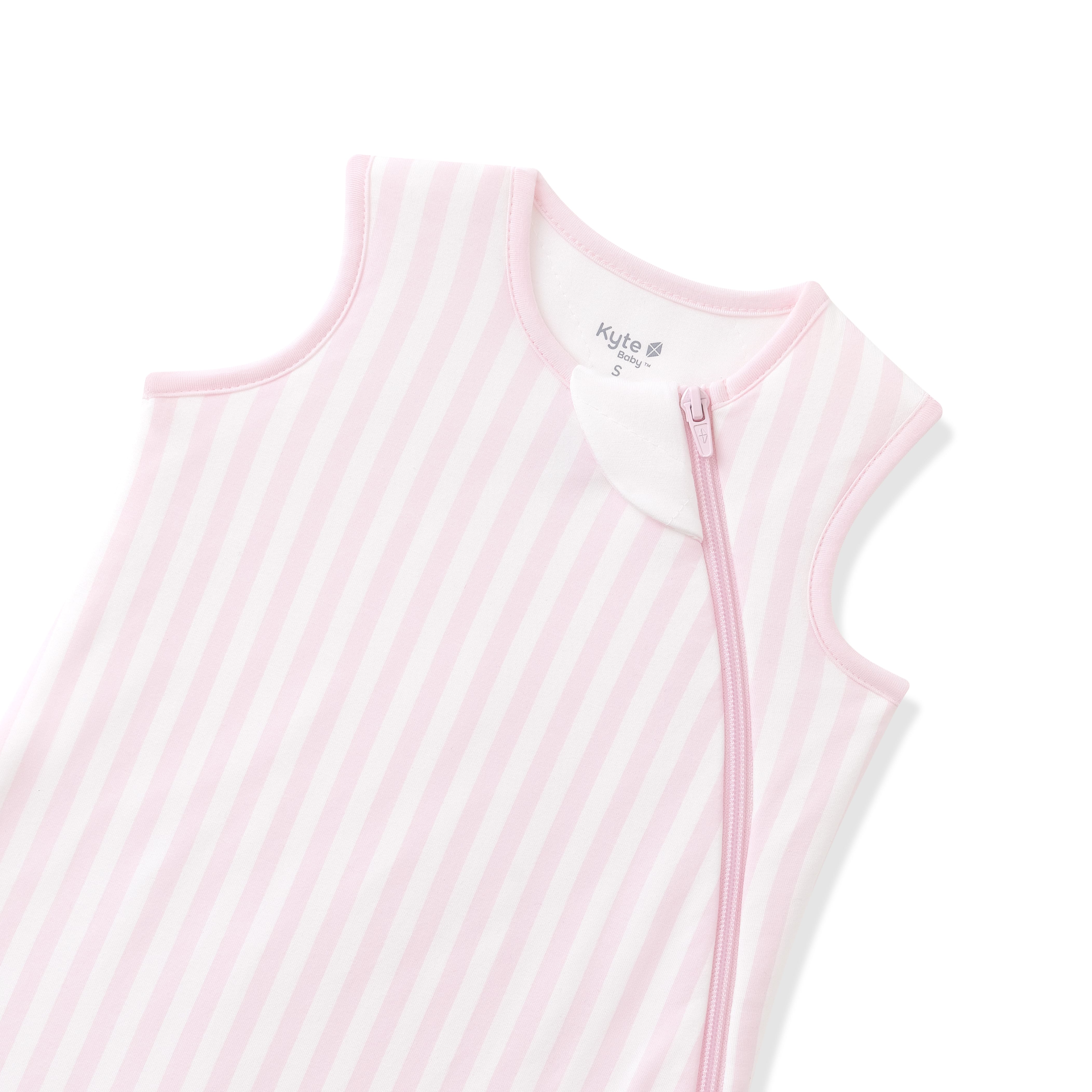 Close up of the zipper garage shown on the Sleep Bag in Small Sakura Stripe 1.0