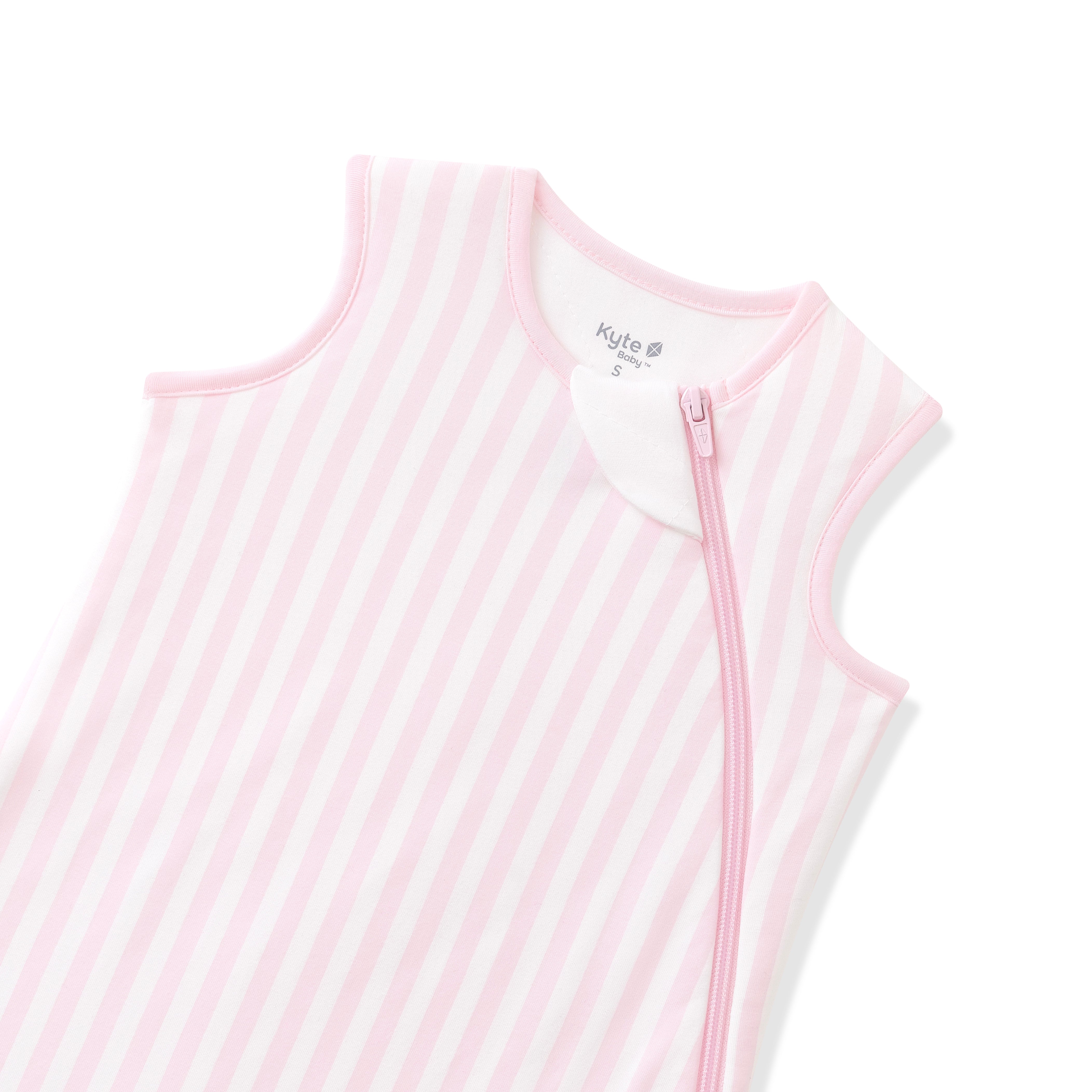 Close up of the zipper garage shown on the Sleep Bag in Small Sakura Stripe 1.0