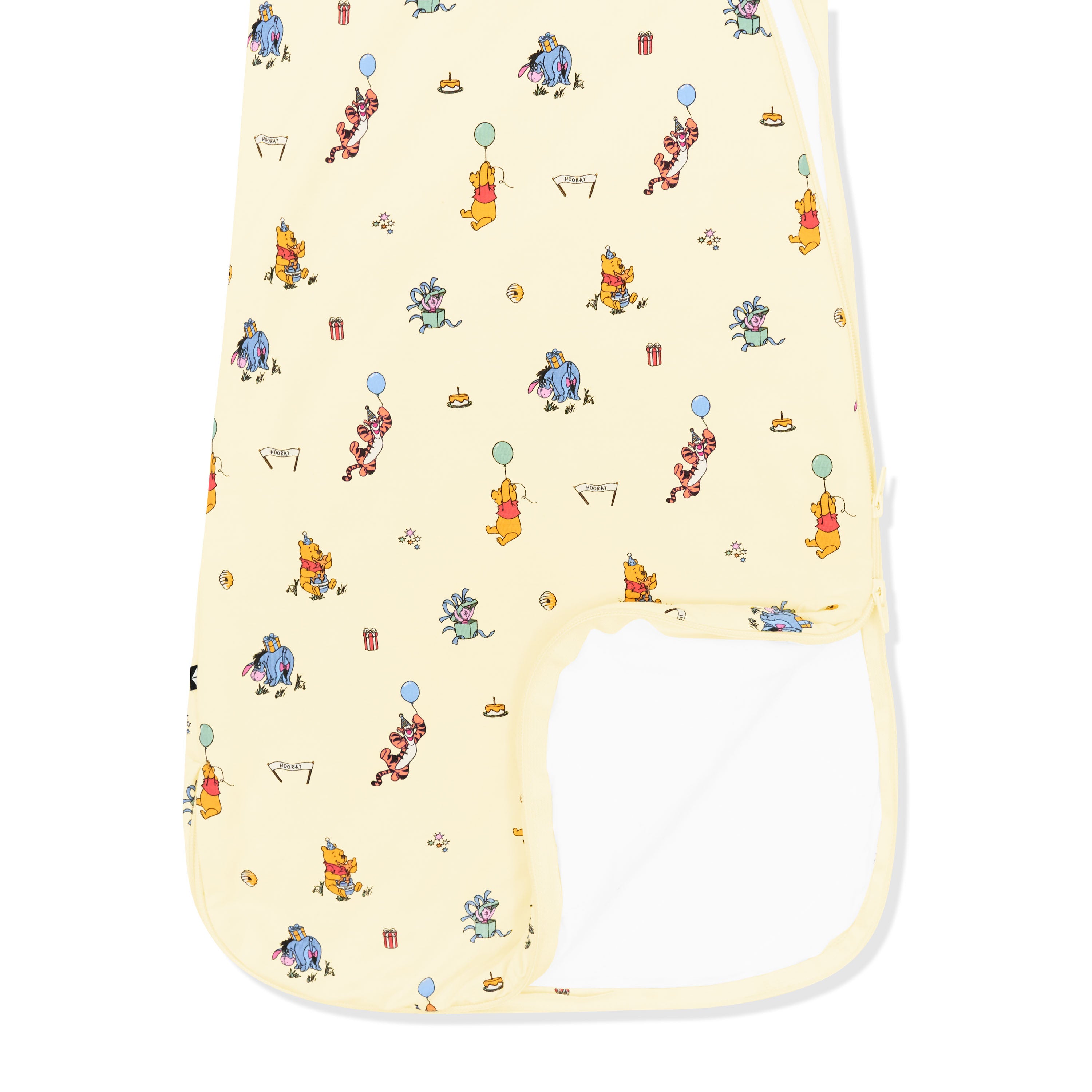 Double zipper shown on the Sleep Bag in Winnie the Pooh Celebration 1.0