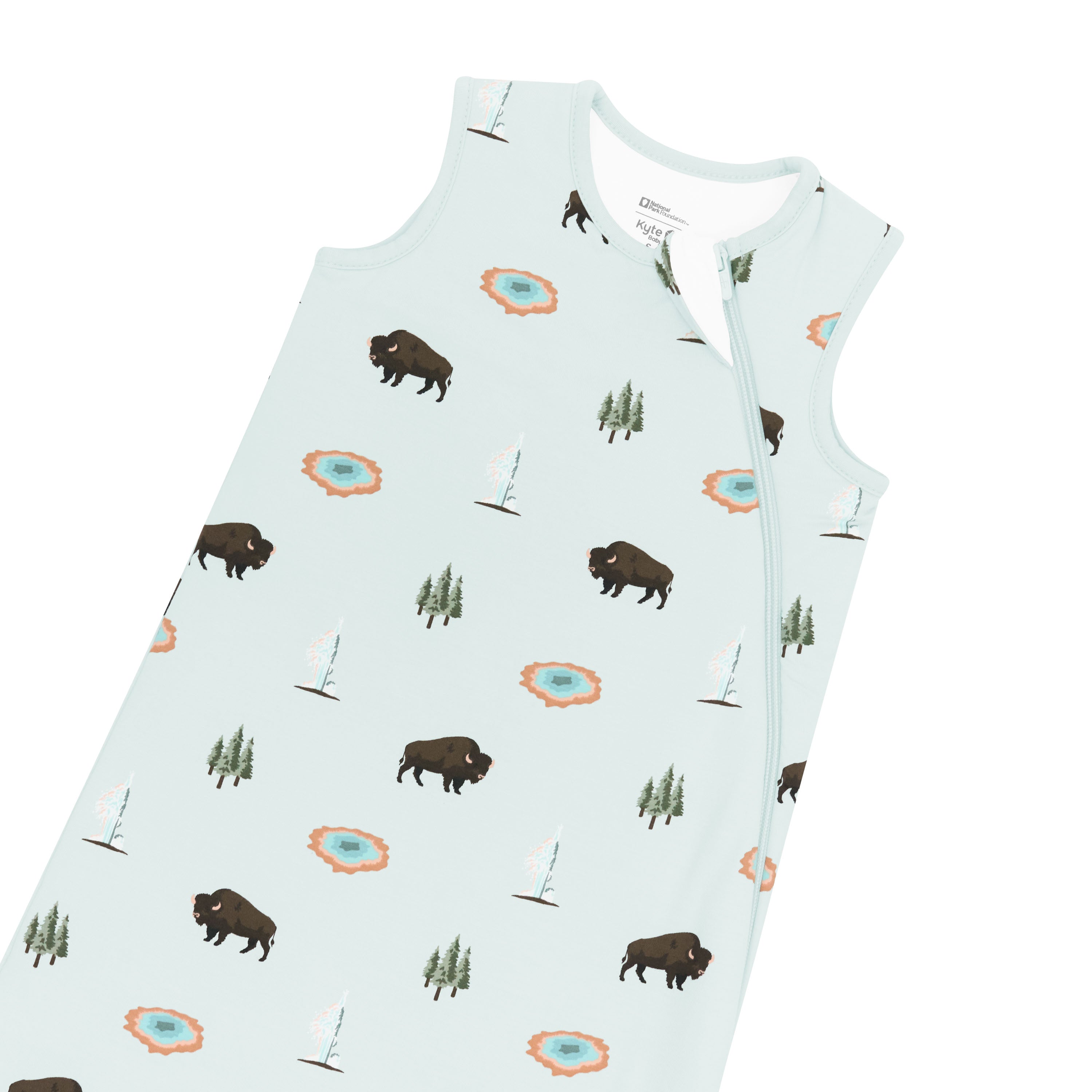 Sleep Bag in Yellowstone 1.0 close up on zipper garage