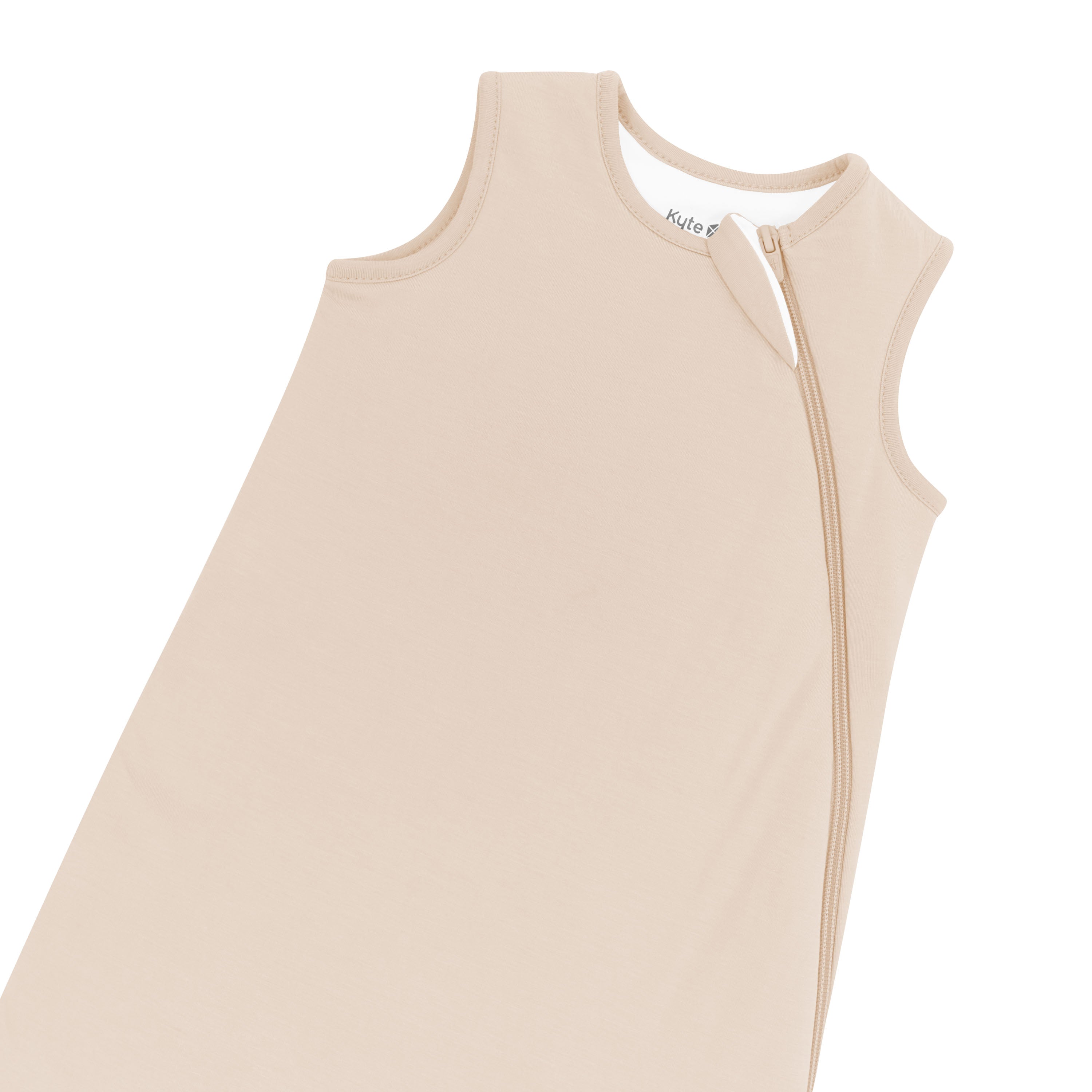 Zipper garage and top zipper on the Sleep Bag in Bisque 1.0