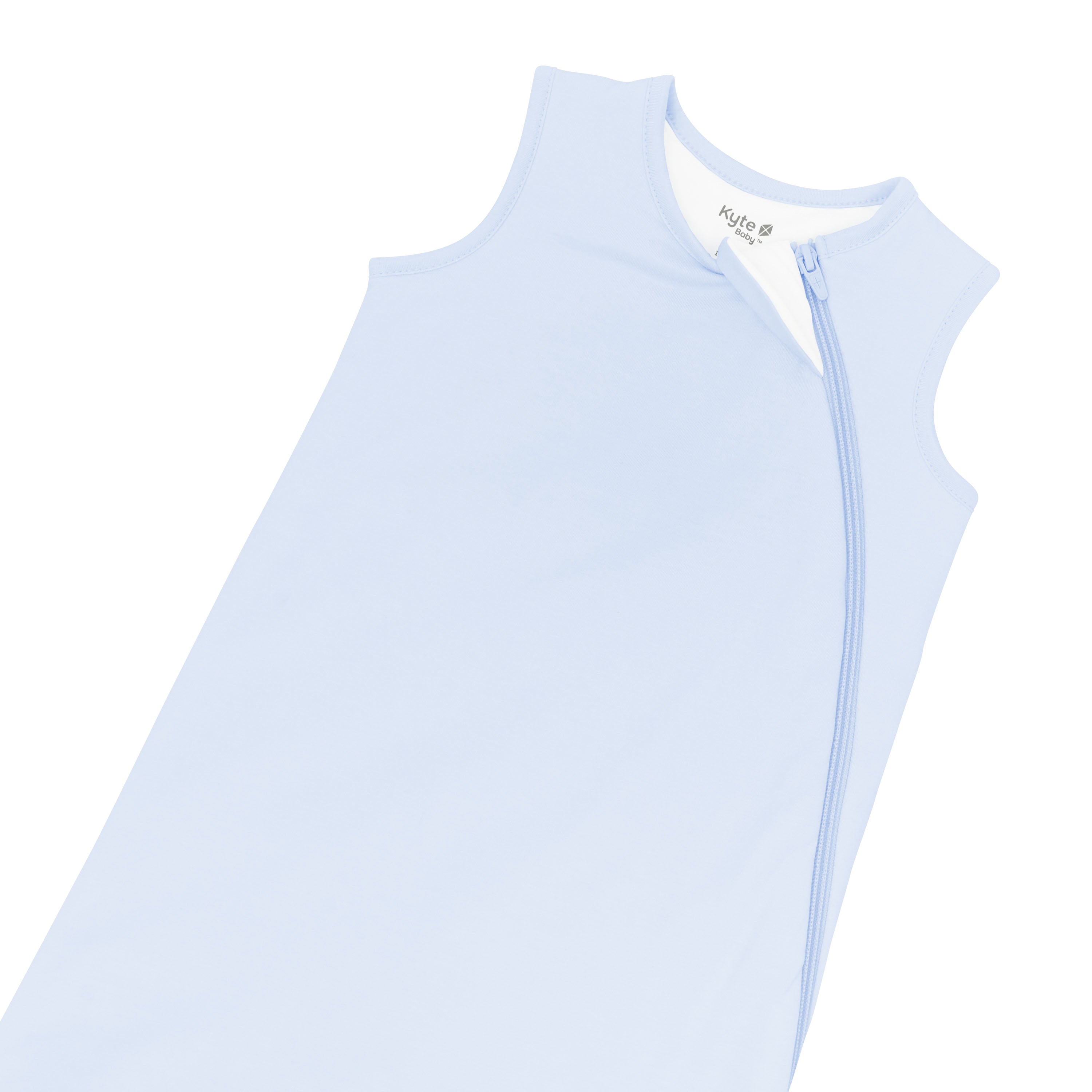 Zipper garage and top zipper on the Sleep Bag in Mist 1.0