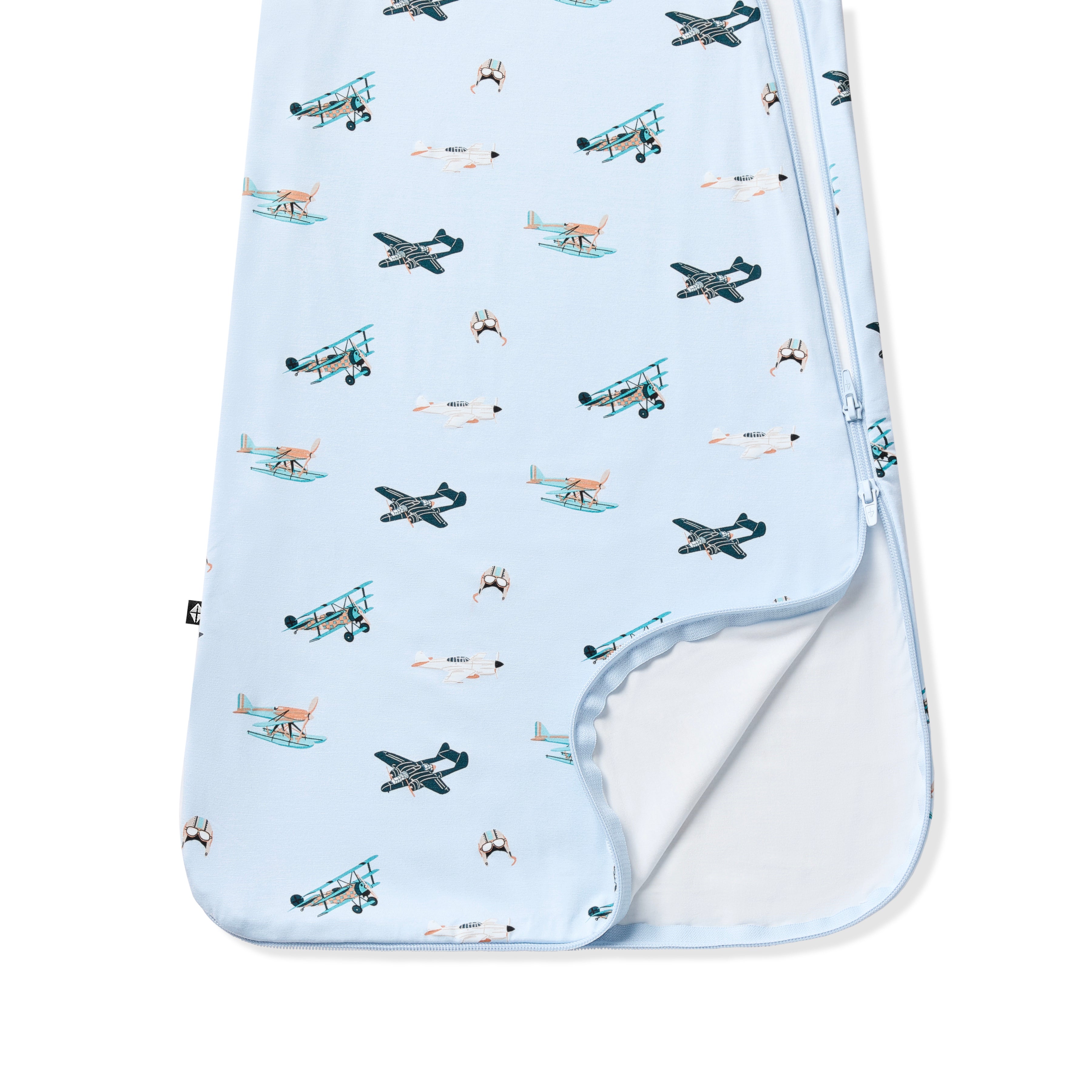 Double zipper shown on the Sleep Bag in Take Off 0.5