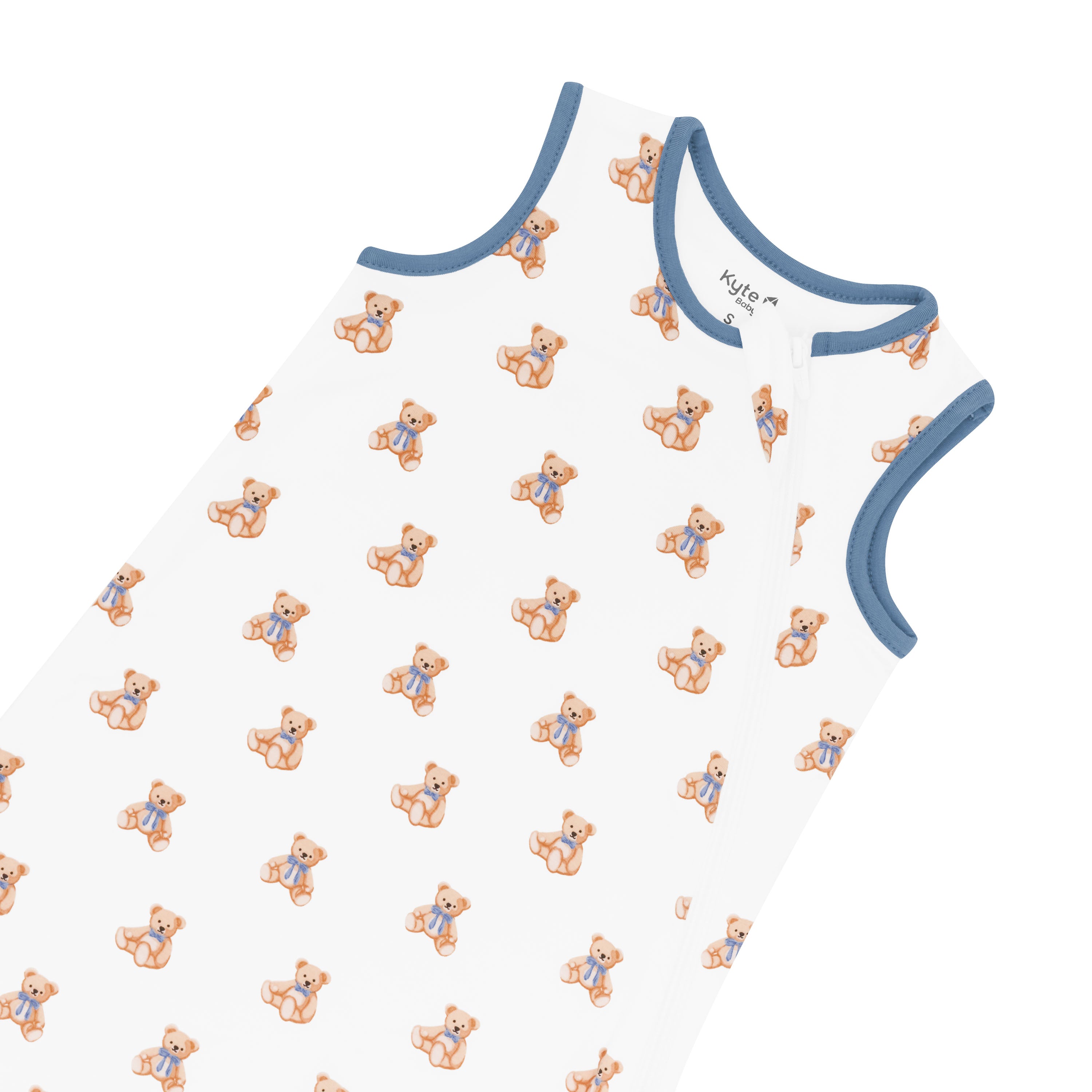 Sleep Bag in Teddy Bear 0.5 top zipper and close up of the Slate neck and arm trim