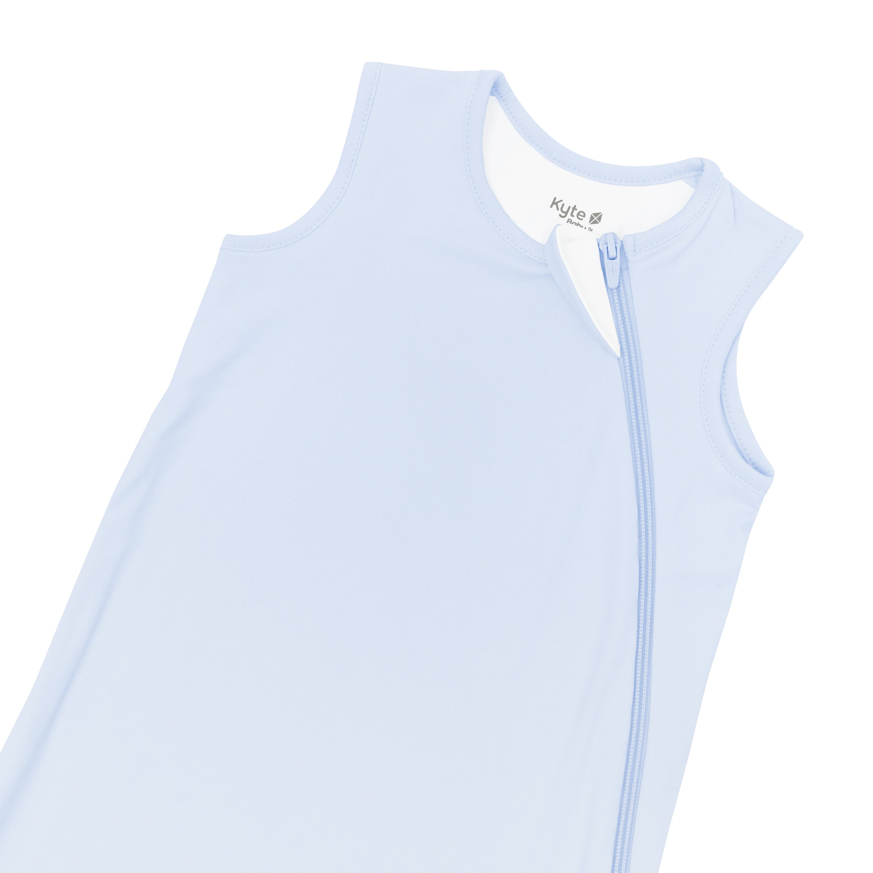 Zipper garage and top zipper on the Sleep Bag in Mist 0.5