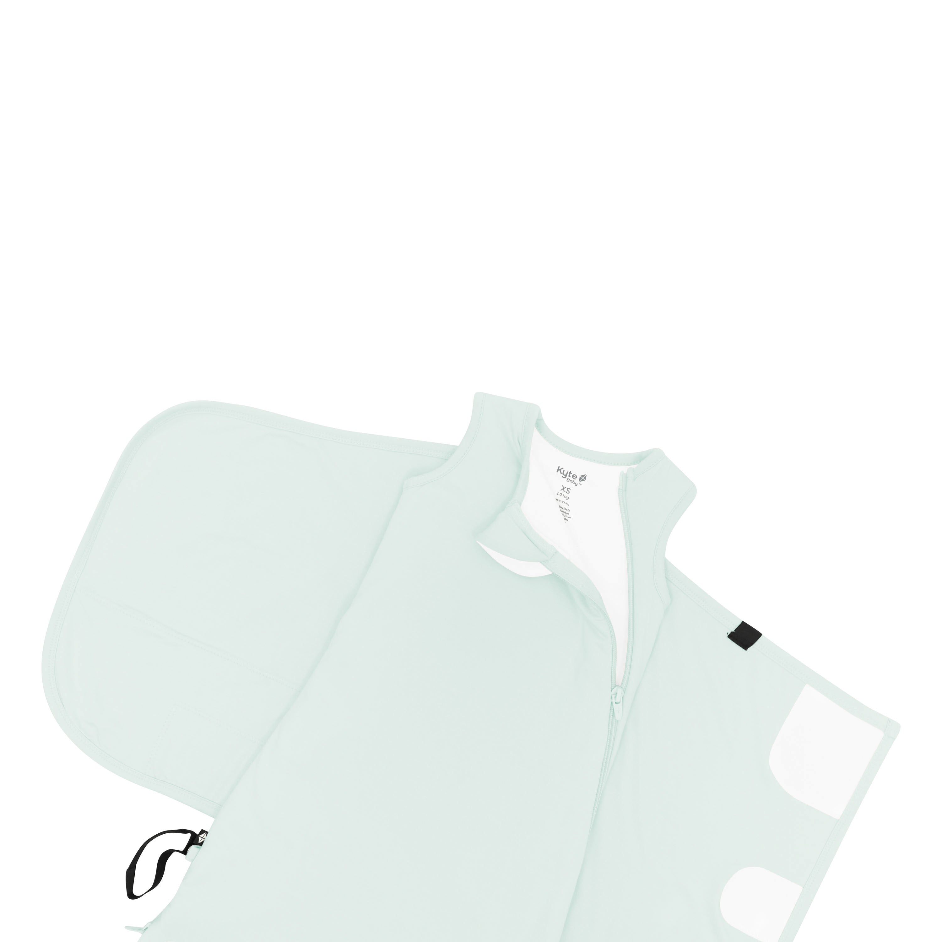 Zipper garage on Sleep Bag Swaddler in Dew 1.0 TOG