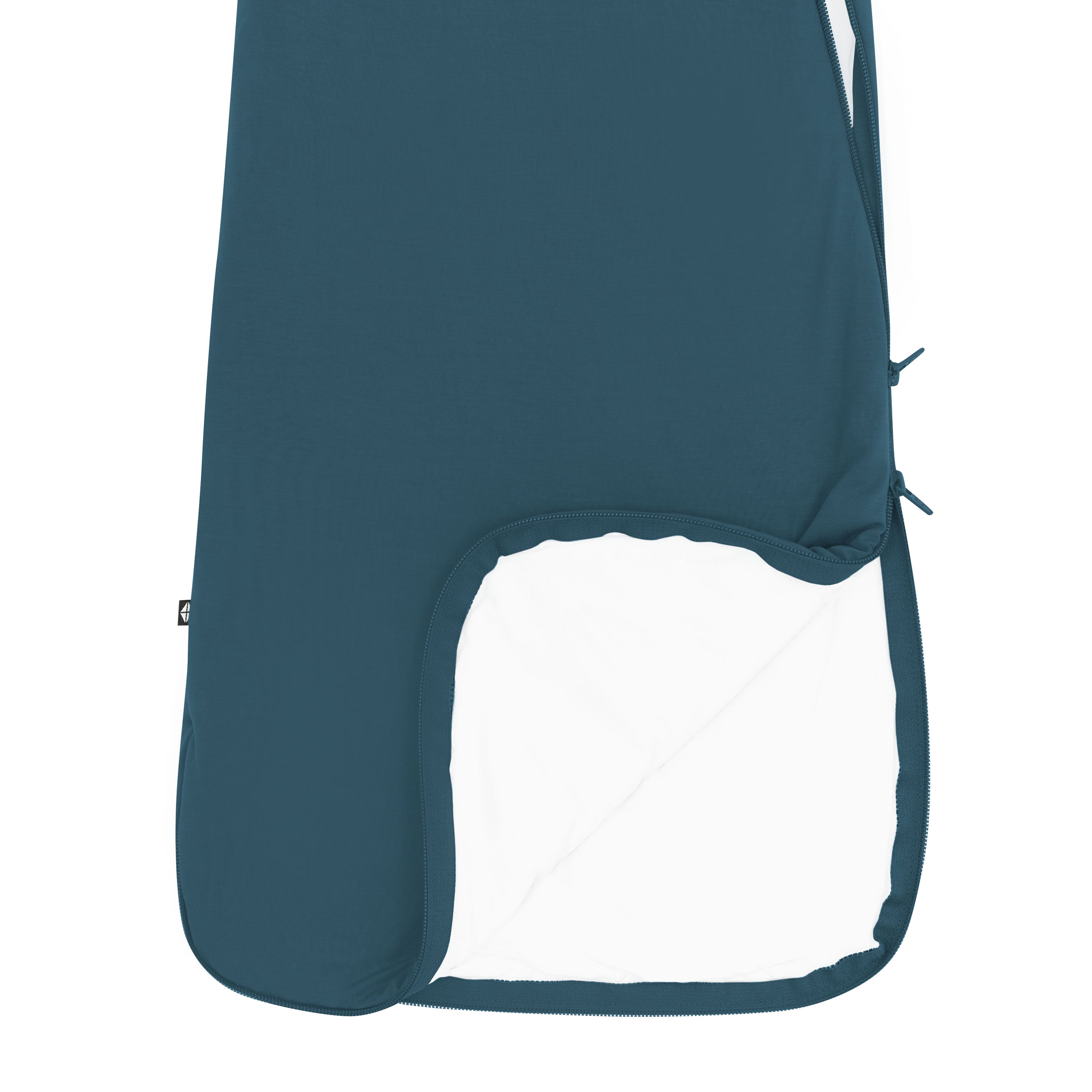 Double zipper shown on the Slumber Bag in Atlantic