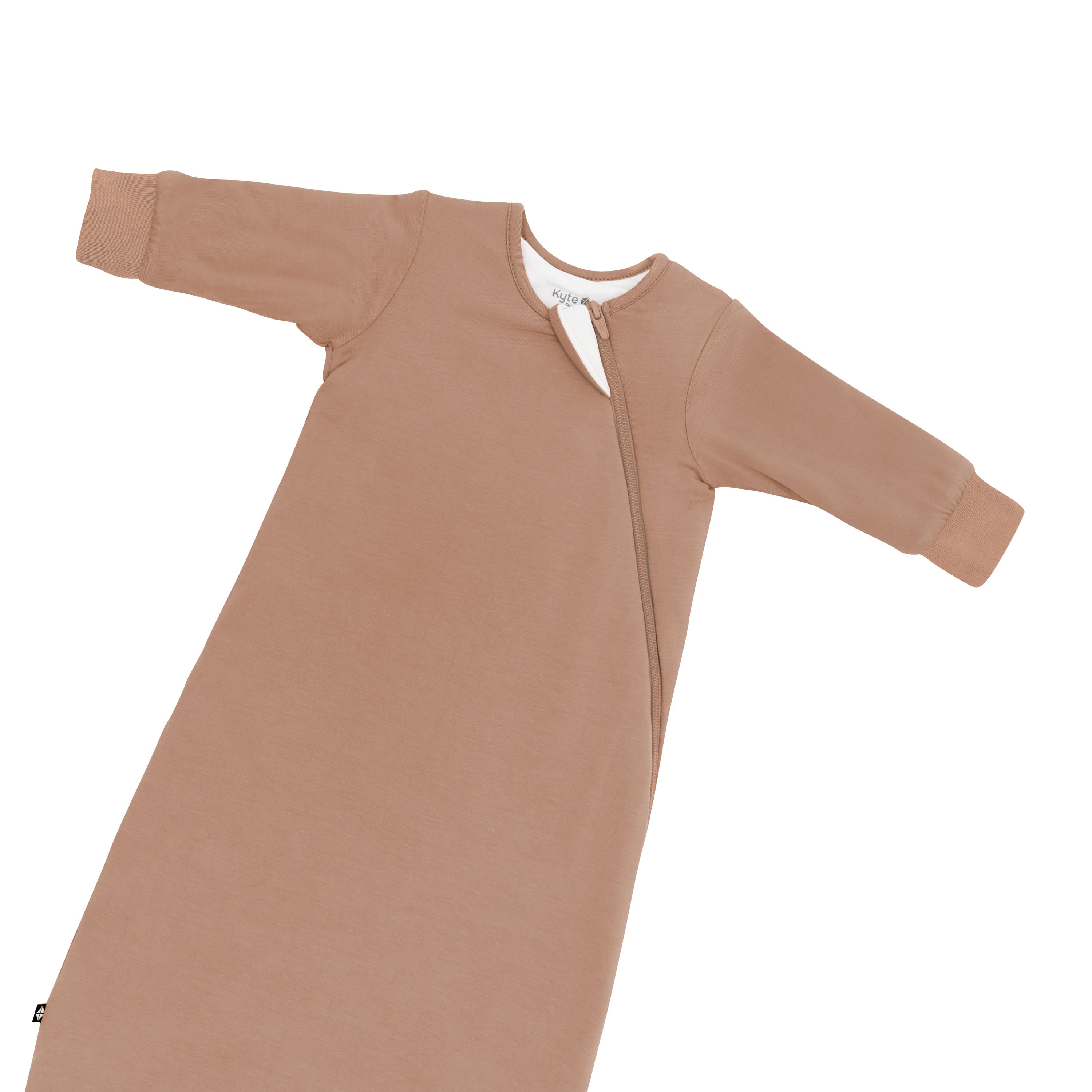 Zipper garage and top zipper shown on the Slumber Bag in Latte