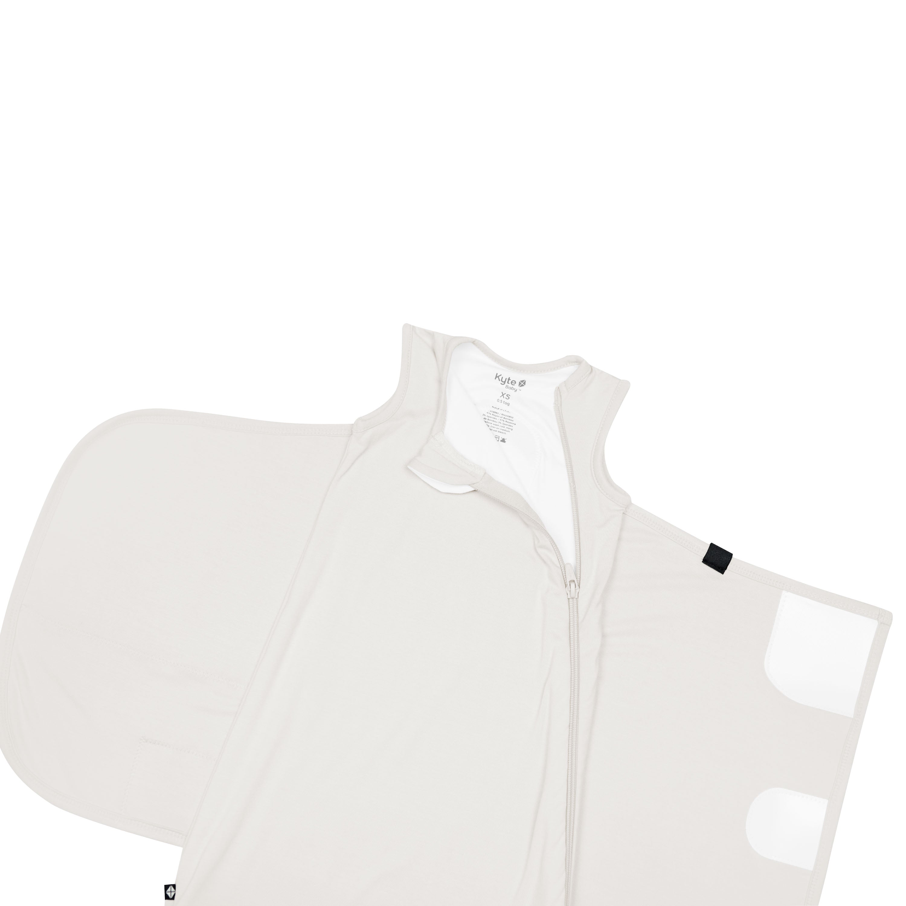 Zipper garage on Sleep Bag Swaddler in Oat 0.5 TOG