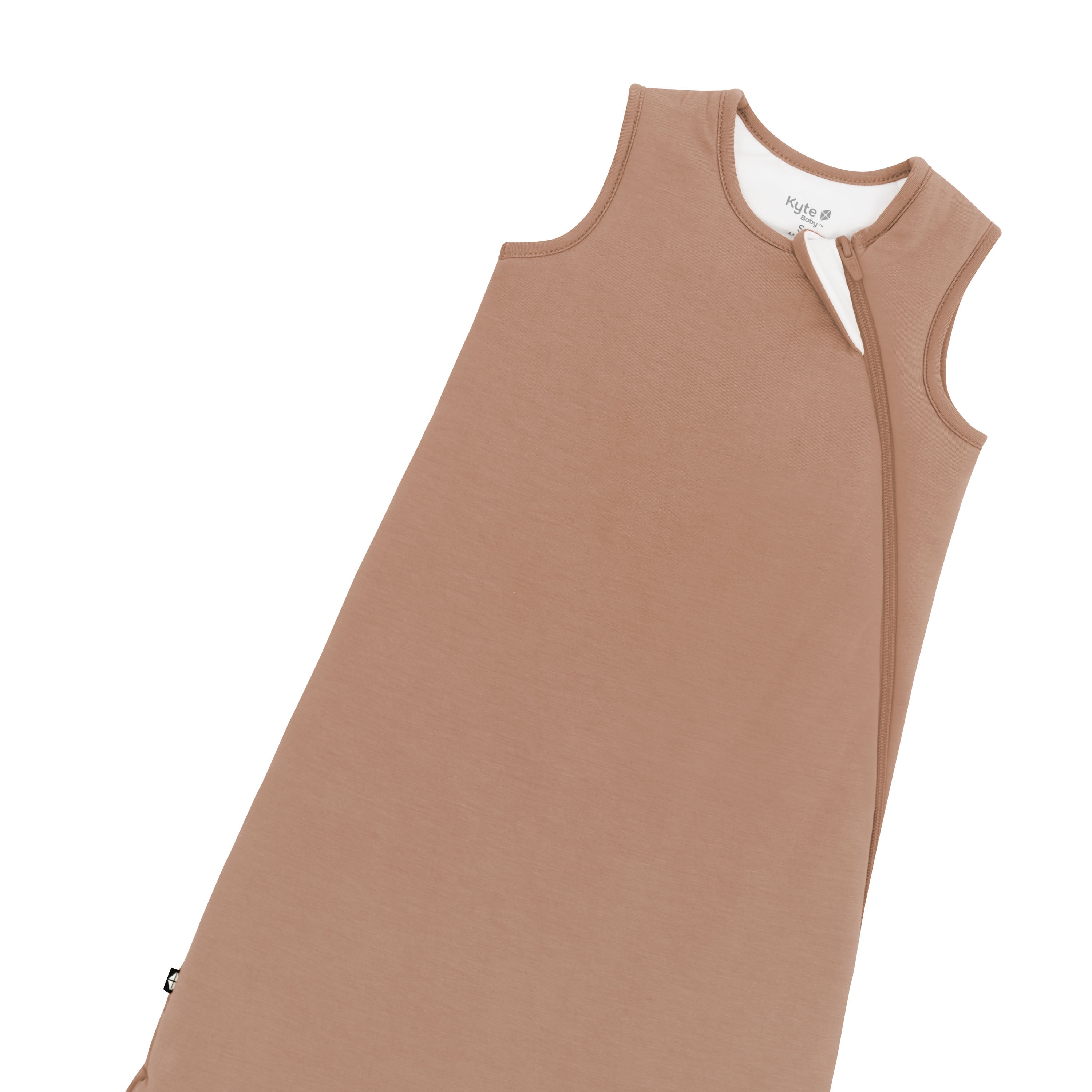 Zipper garage and top zipper on the Sleep Bag in Latte 2.5