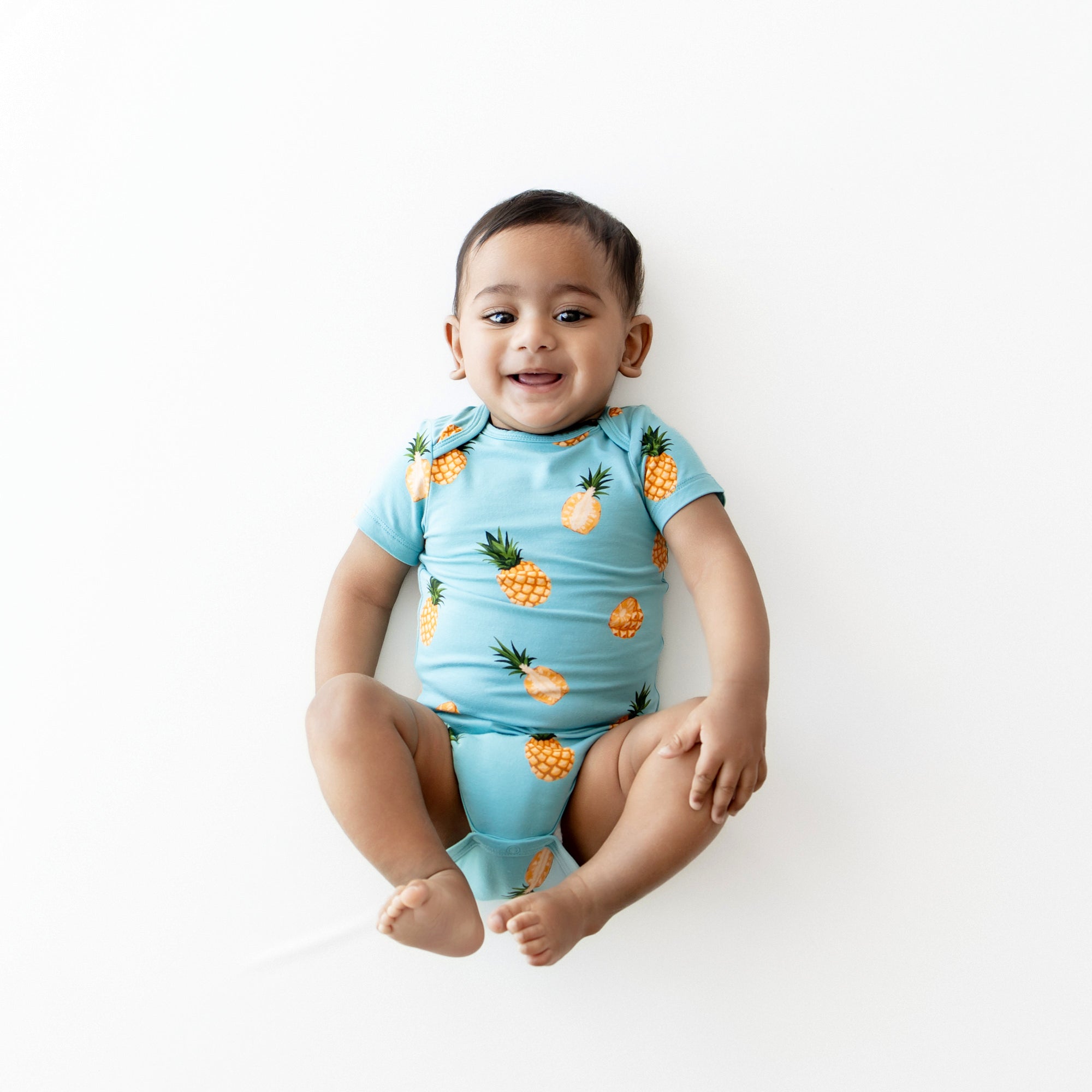 Baby modeling Bodysuit in Pineapple