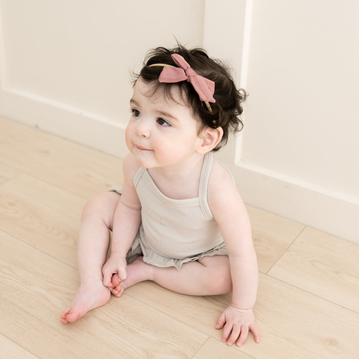 Toddler wearing Medium Bamboo Muslin Bow in Dusty Rose