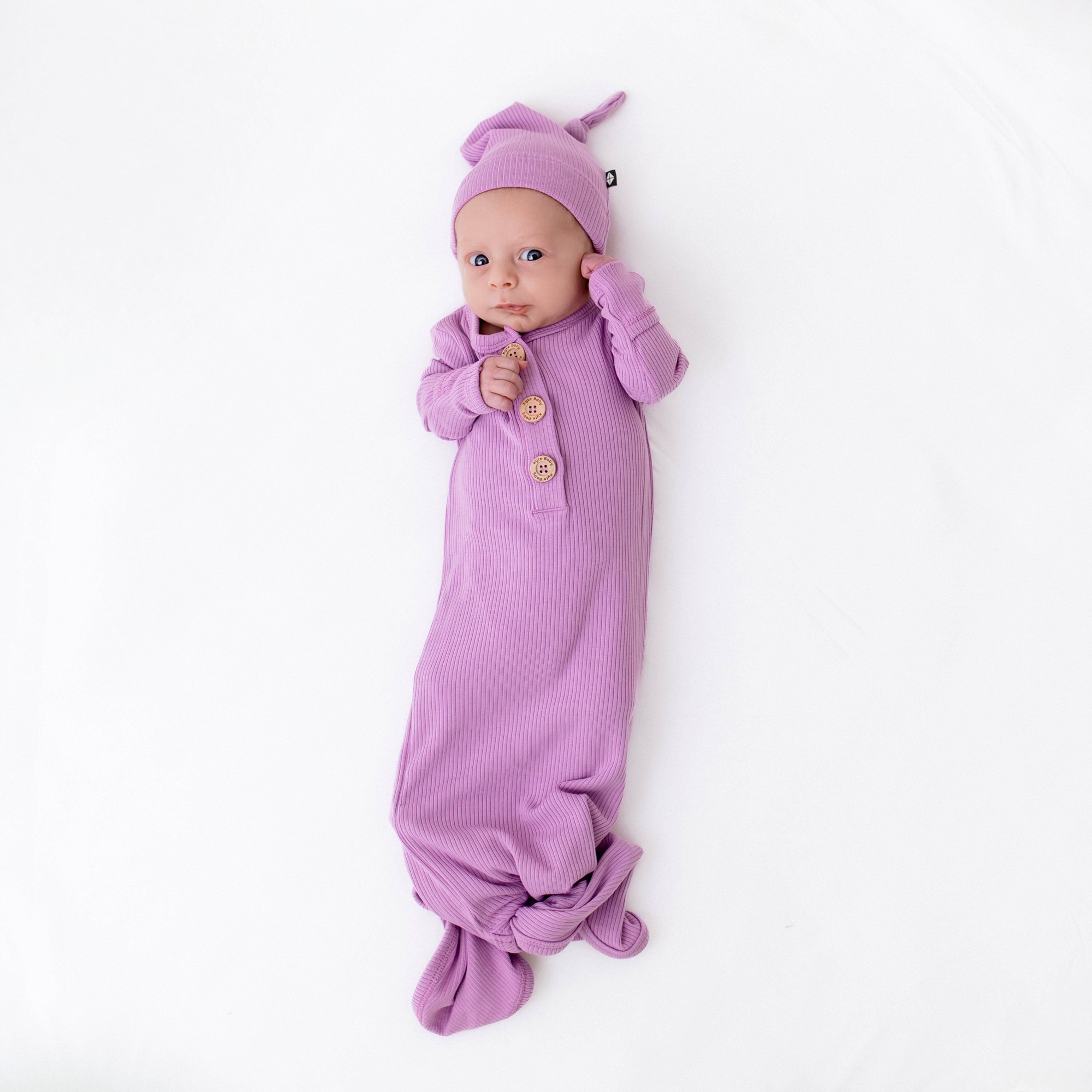 Newborn wearing Ribbed Knotted Gown with Hat Set in Poi