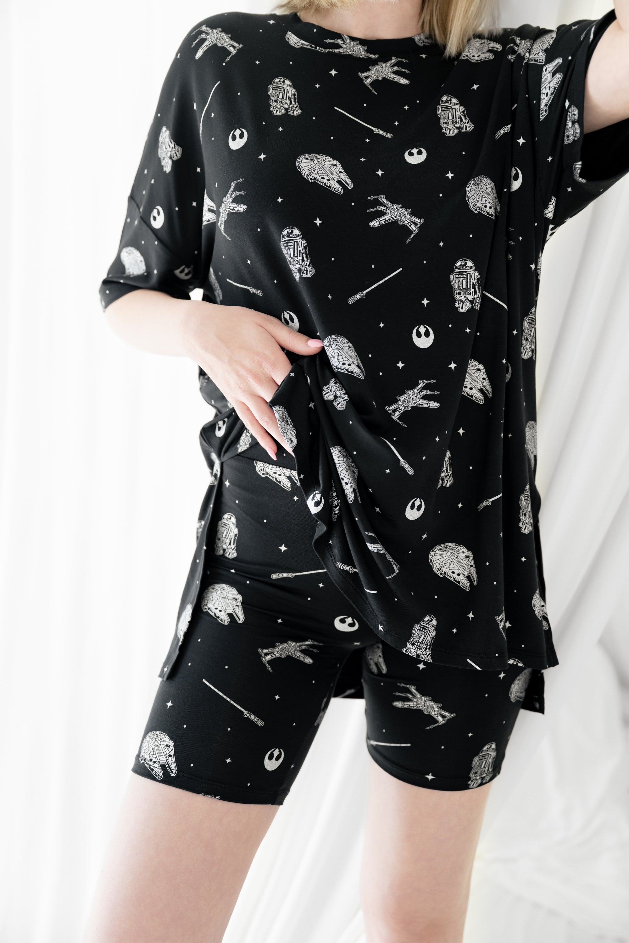 Female modeling the Women’s Biker Short Set in STAR WARS™ showing the waistband on the shorts