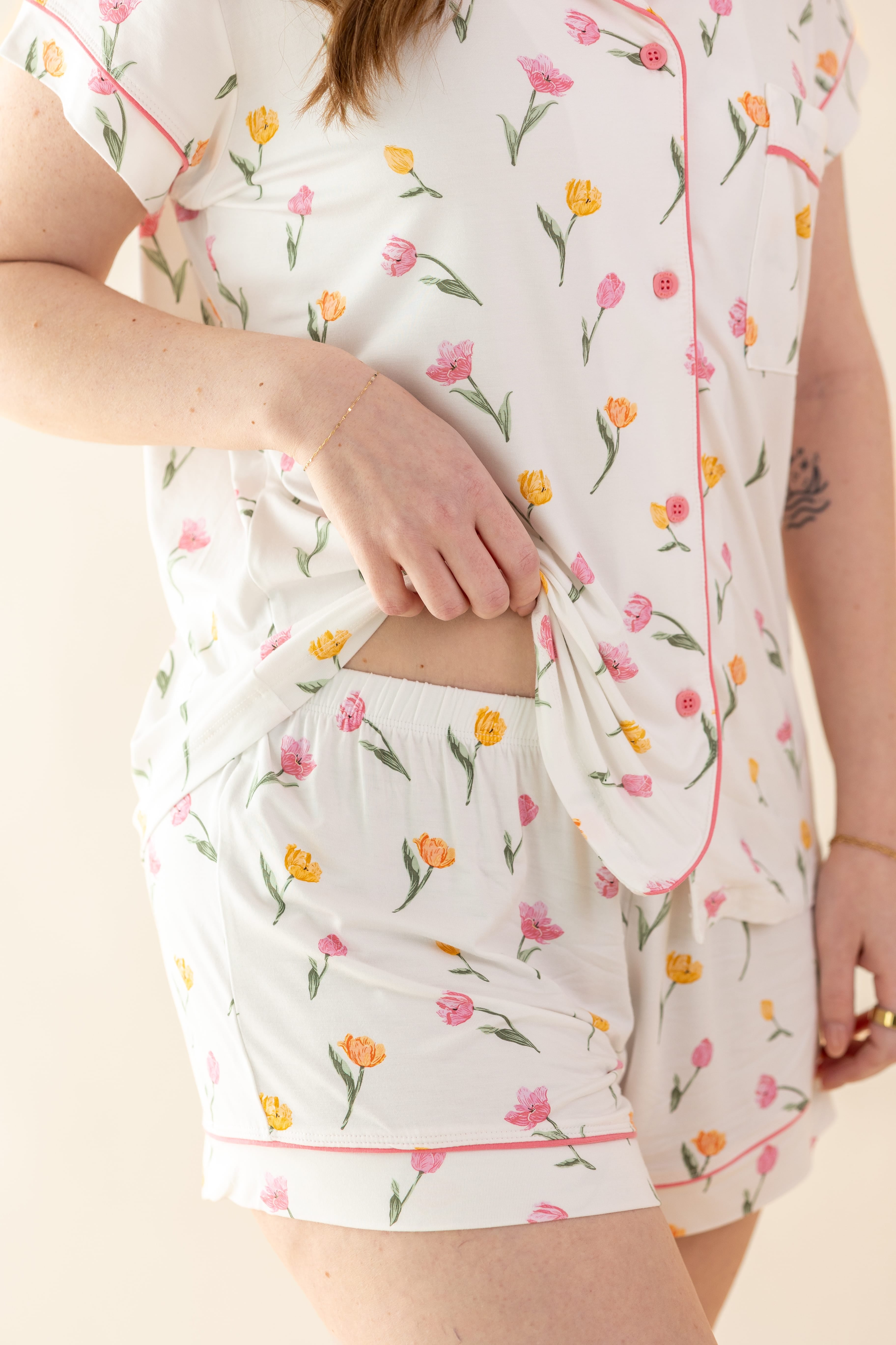 The waistband on the Women's Short Sleeve Pajama Set in Tulip shown on a model