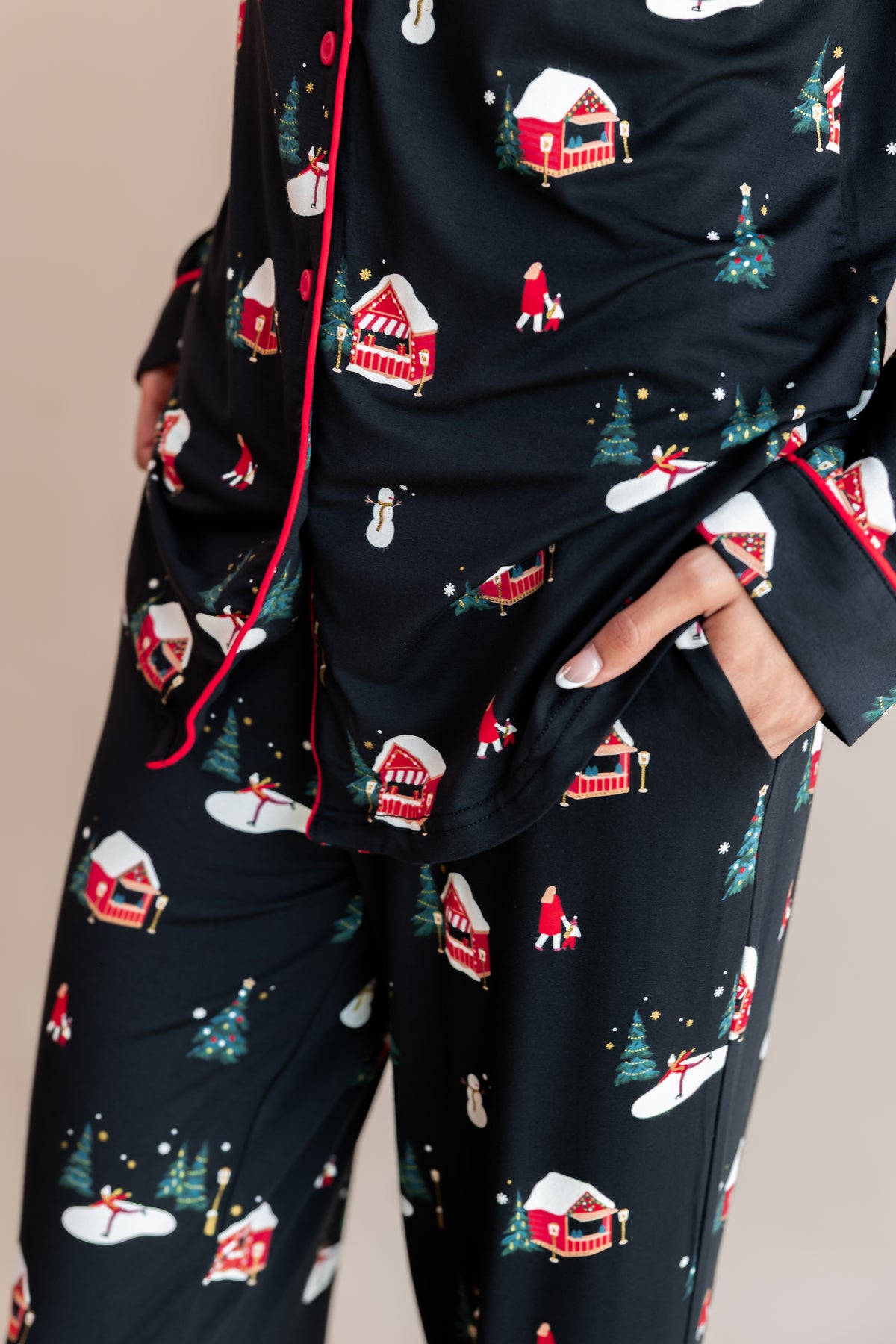Long-Sleeved Women's Pajama Set in Winter Wonderland