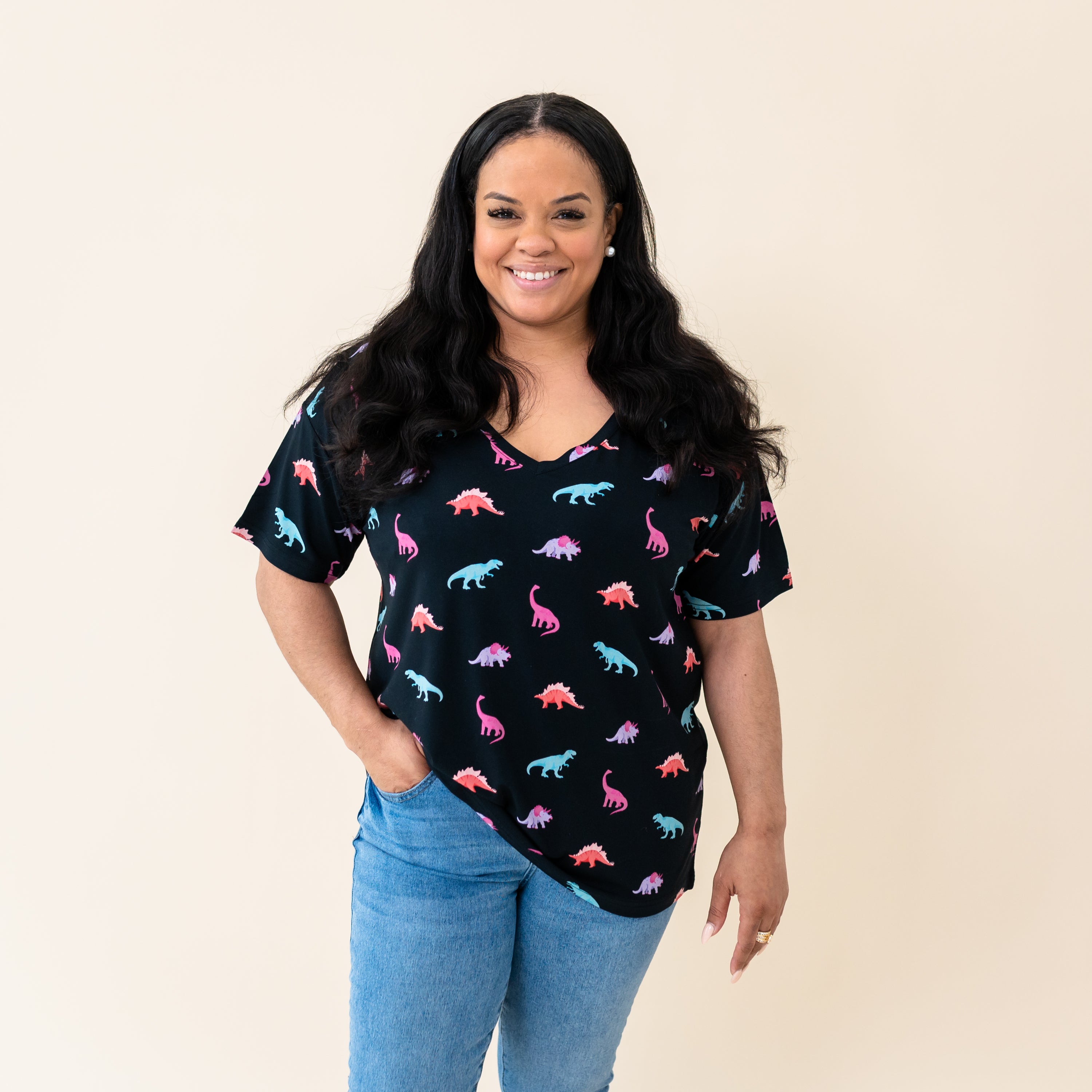 Woman modeling women's relaxed fit v-neck in Midnight Roar