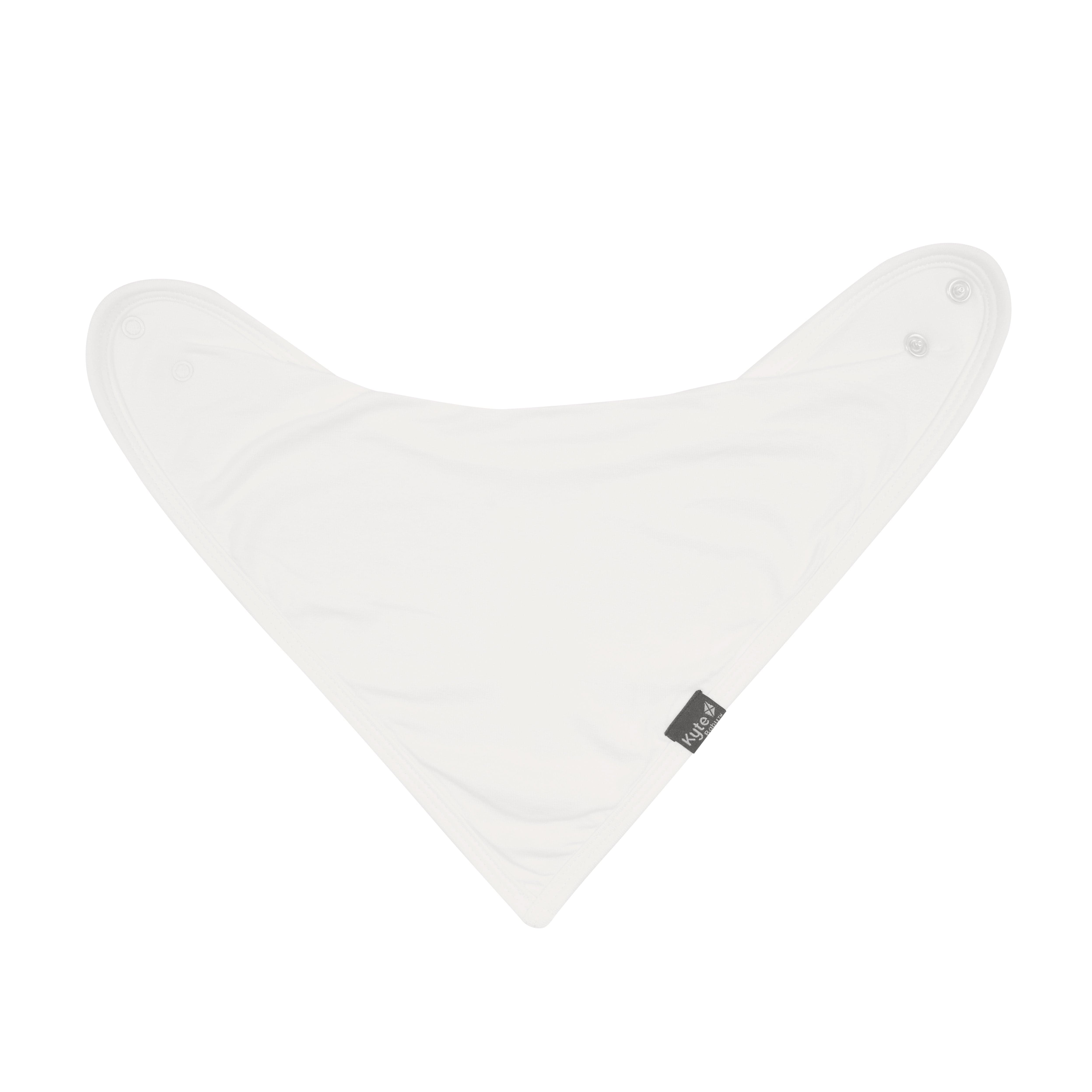 Adjustable snaps on Kyte Baby Bib in Cloud