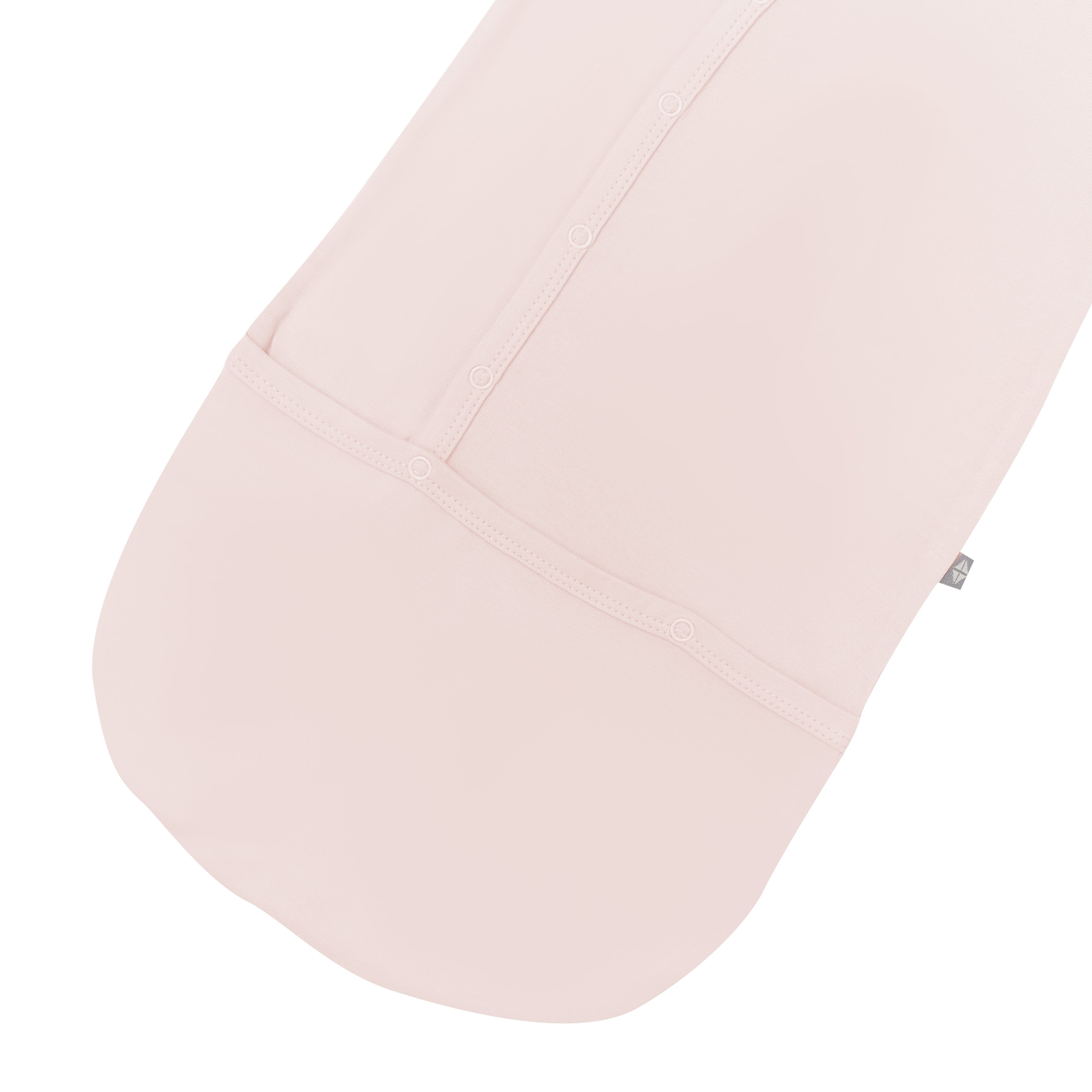 Snap closure on Kyte Baby Bundler in Blush