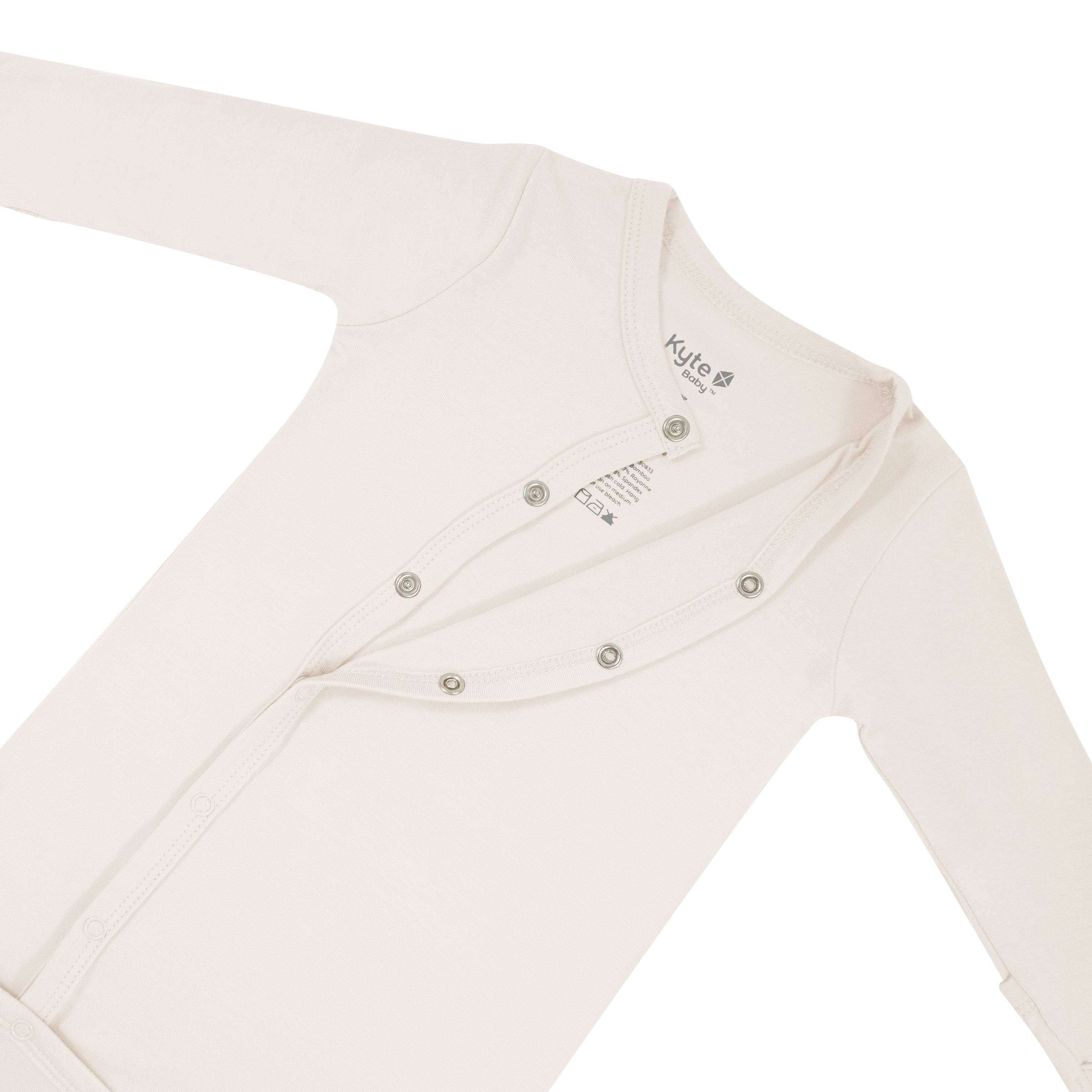 Snap closure on Kyte Baby Bundler in Oat