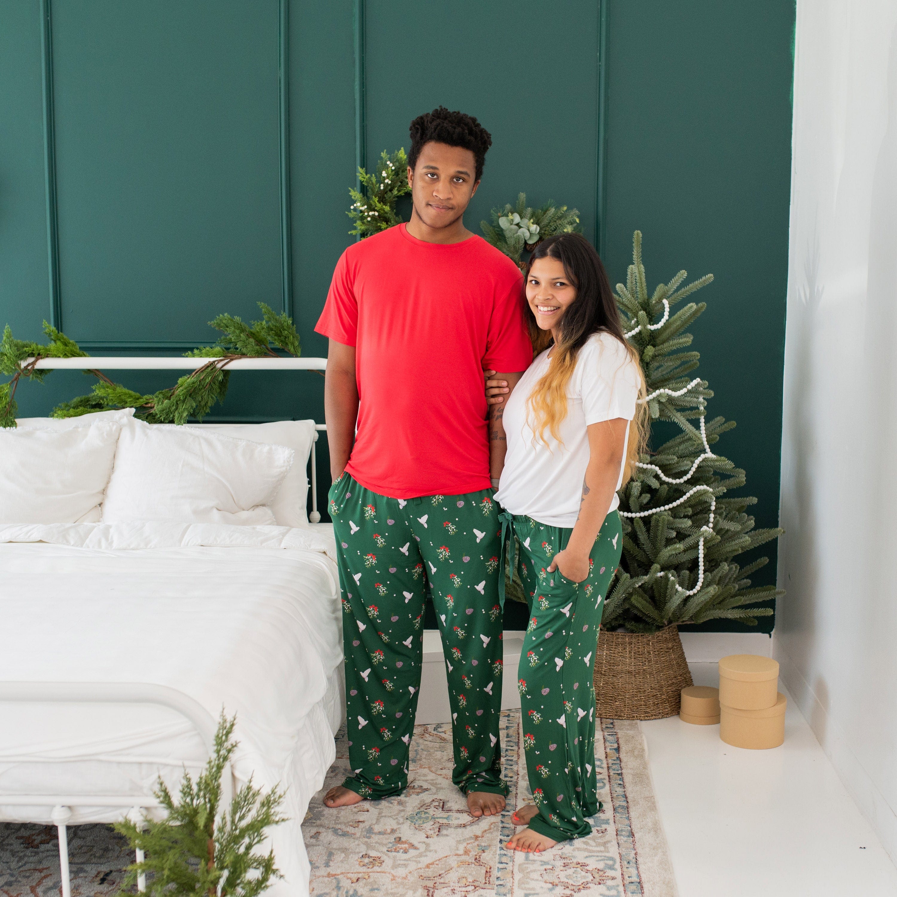 Kyte Baby Men's Lounge Pants Men's Lounge Pants in Mistletoe
