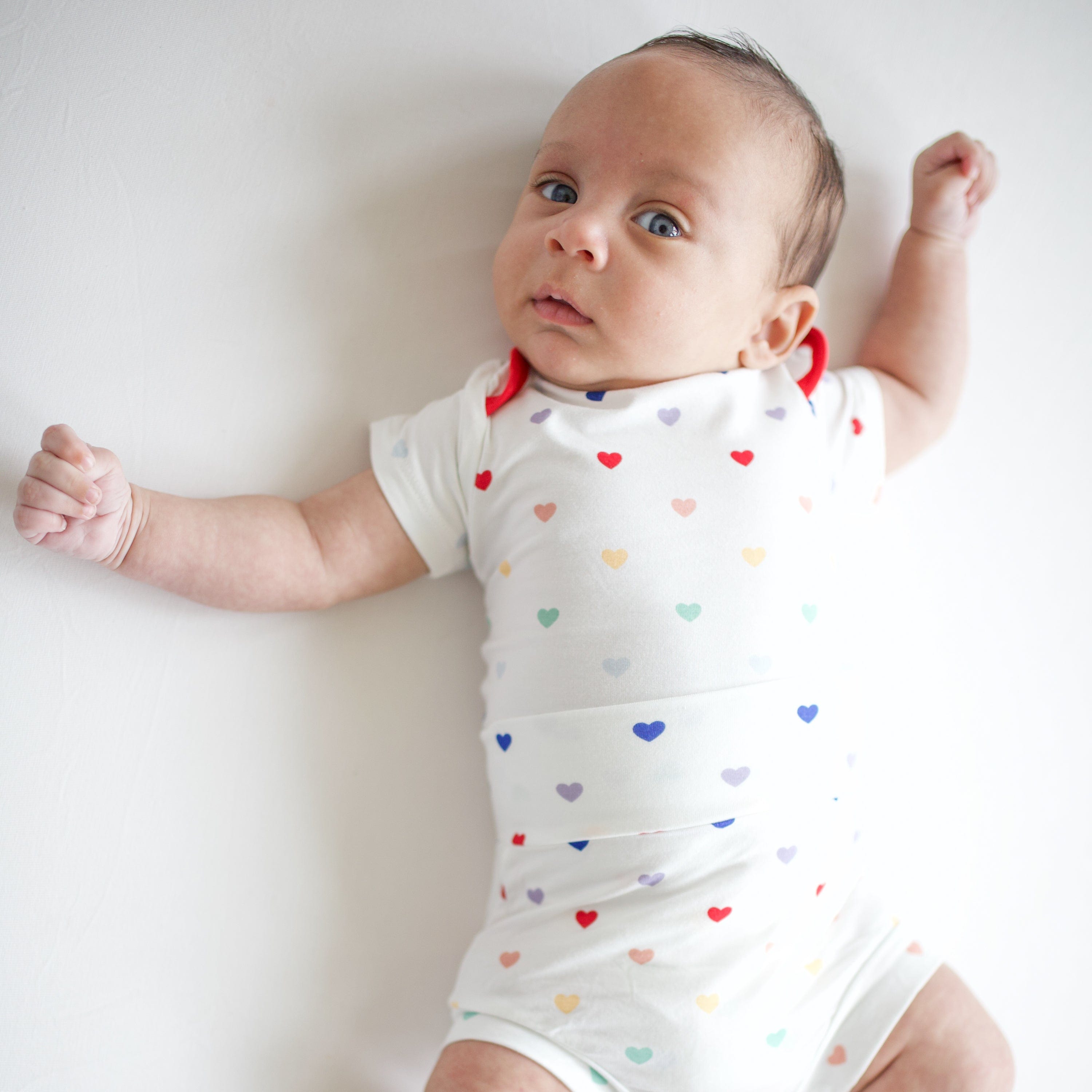 Kyte Baby Short Sleeve Bodysuits Bodysuit in Cloud Rainbow Heart