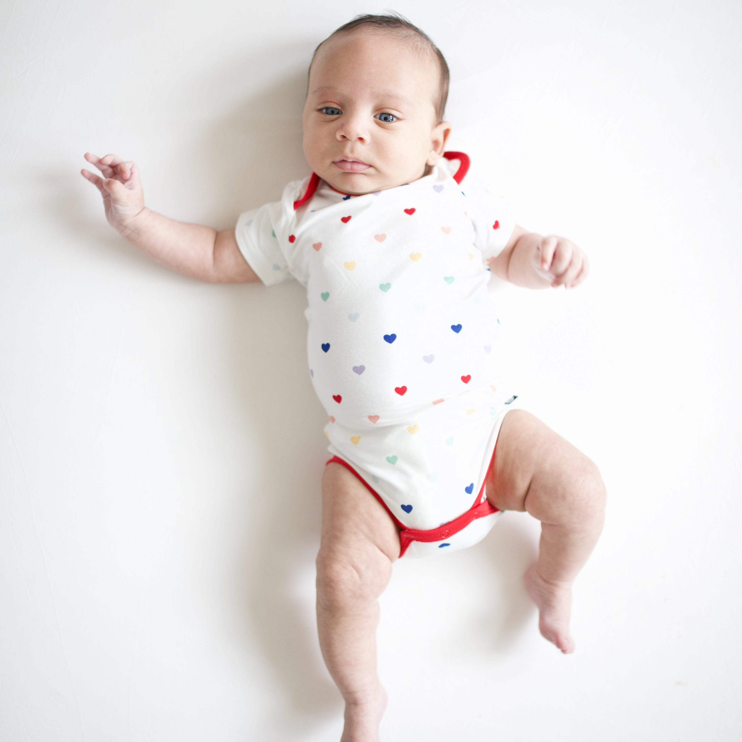 Kyte Baby Short Sleeve Bodysuits Bodysuit in Cloud Rainbow Heart