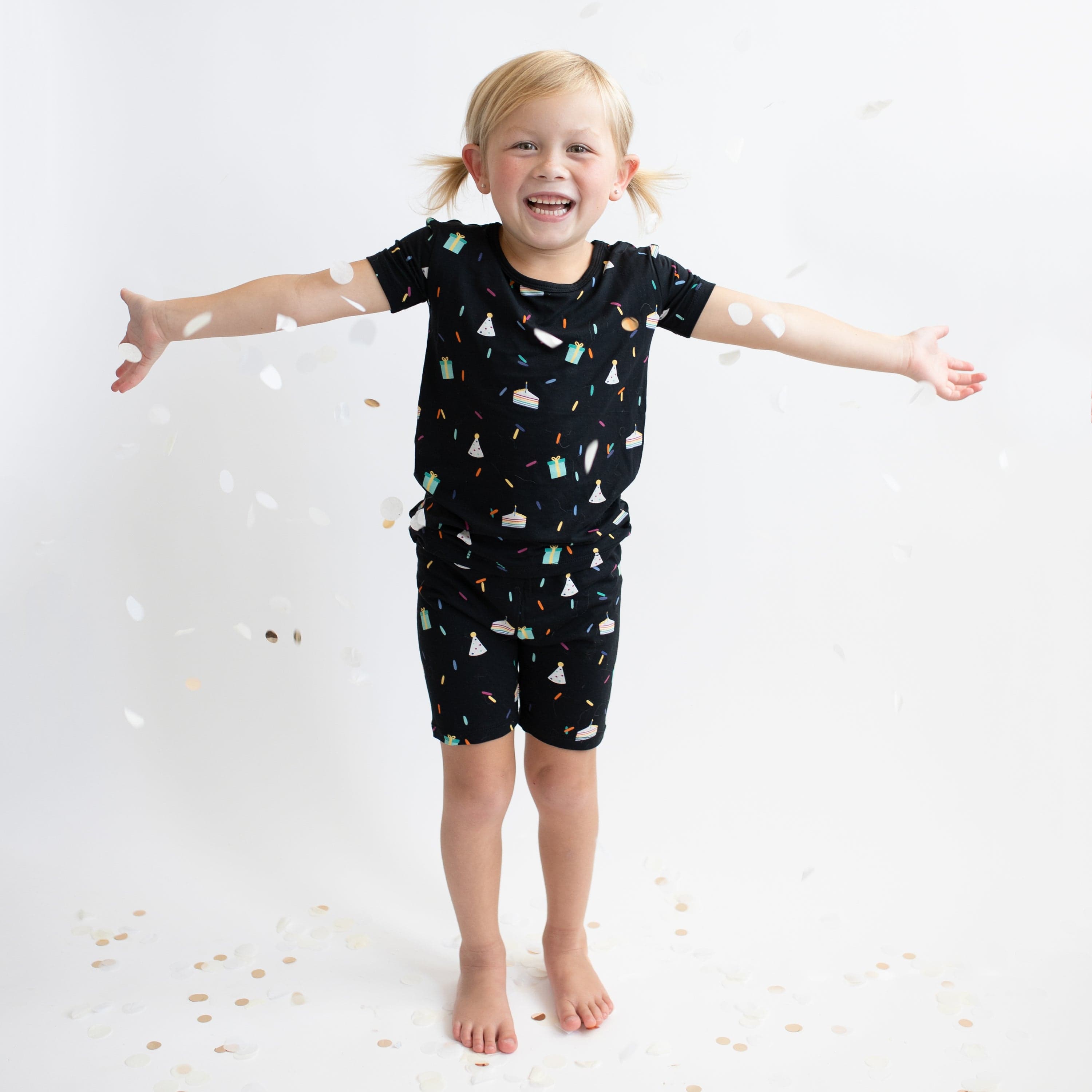 Kyte Baby Short Sleeve Toddler Pajama Set Short Sleeve Pajamas in Midnight Party