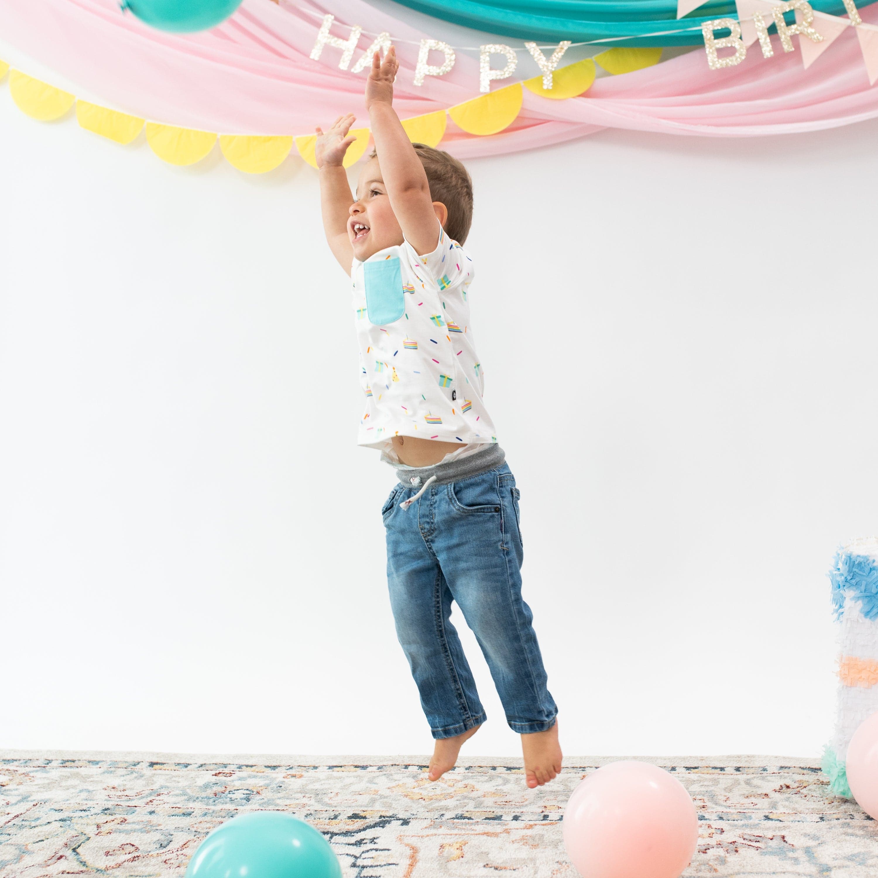 Kyte Baby Short Sleeve Toddler Unisex Tee Toddler Crew Neck Tee in Cloud Party