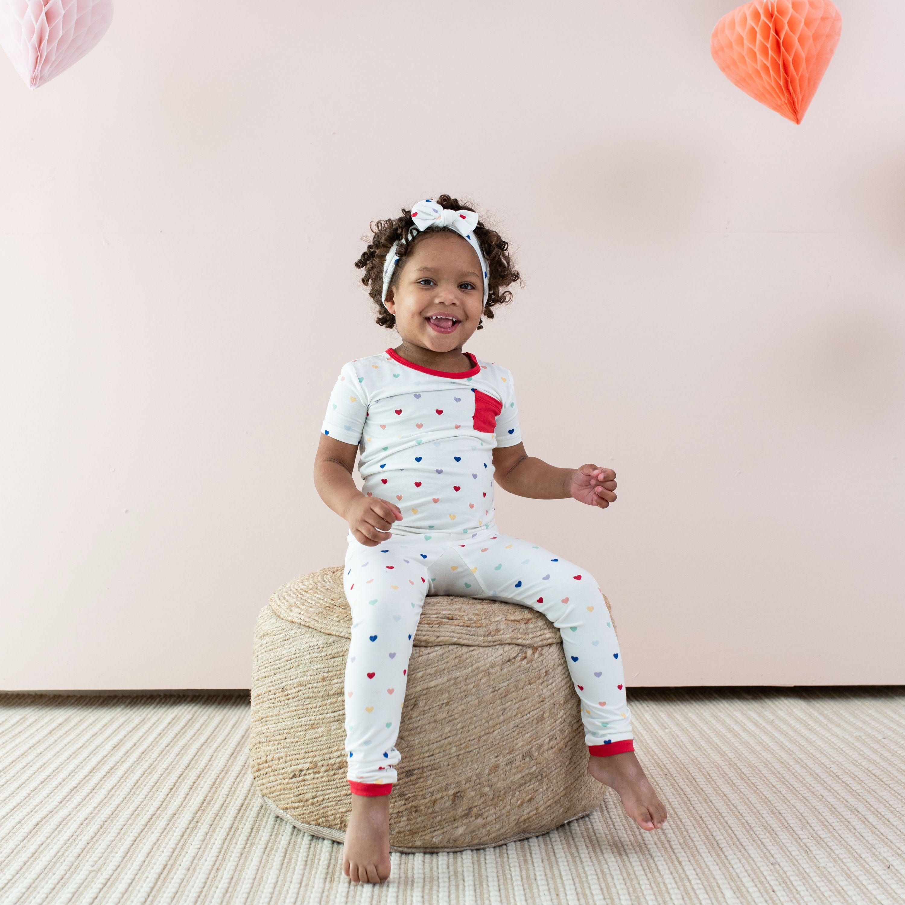 Kyte Baby Short Sleeve with Pants Pajama Short Sleeve with Pants Pajamas in Cloud Rainbow Heart