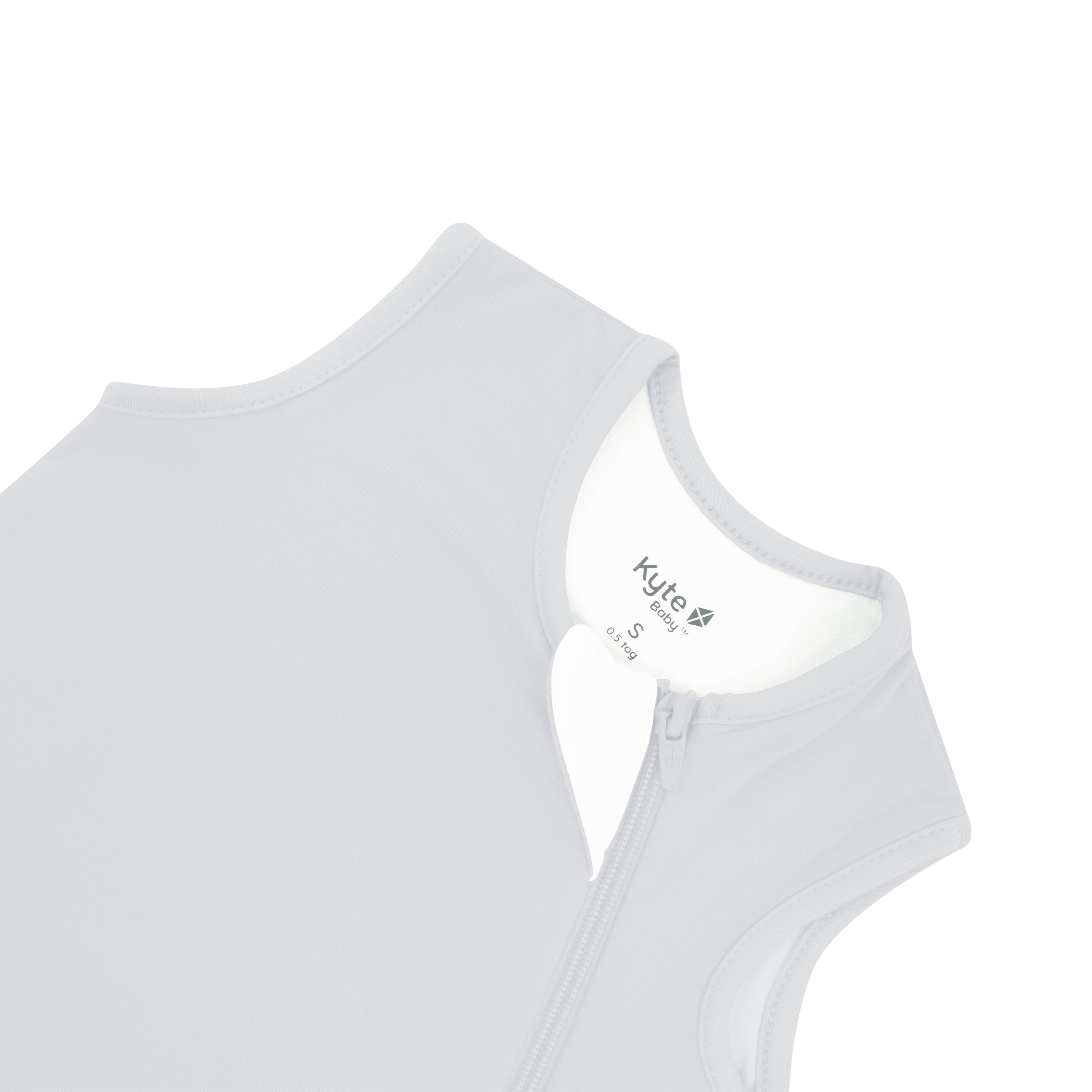 Close up of zipper garage on Kyte Baby Sleep Bag in Storm 0.5