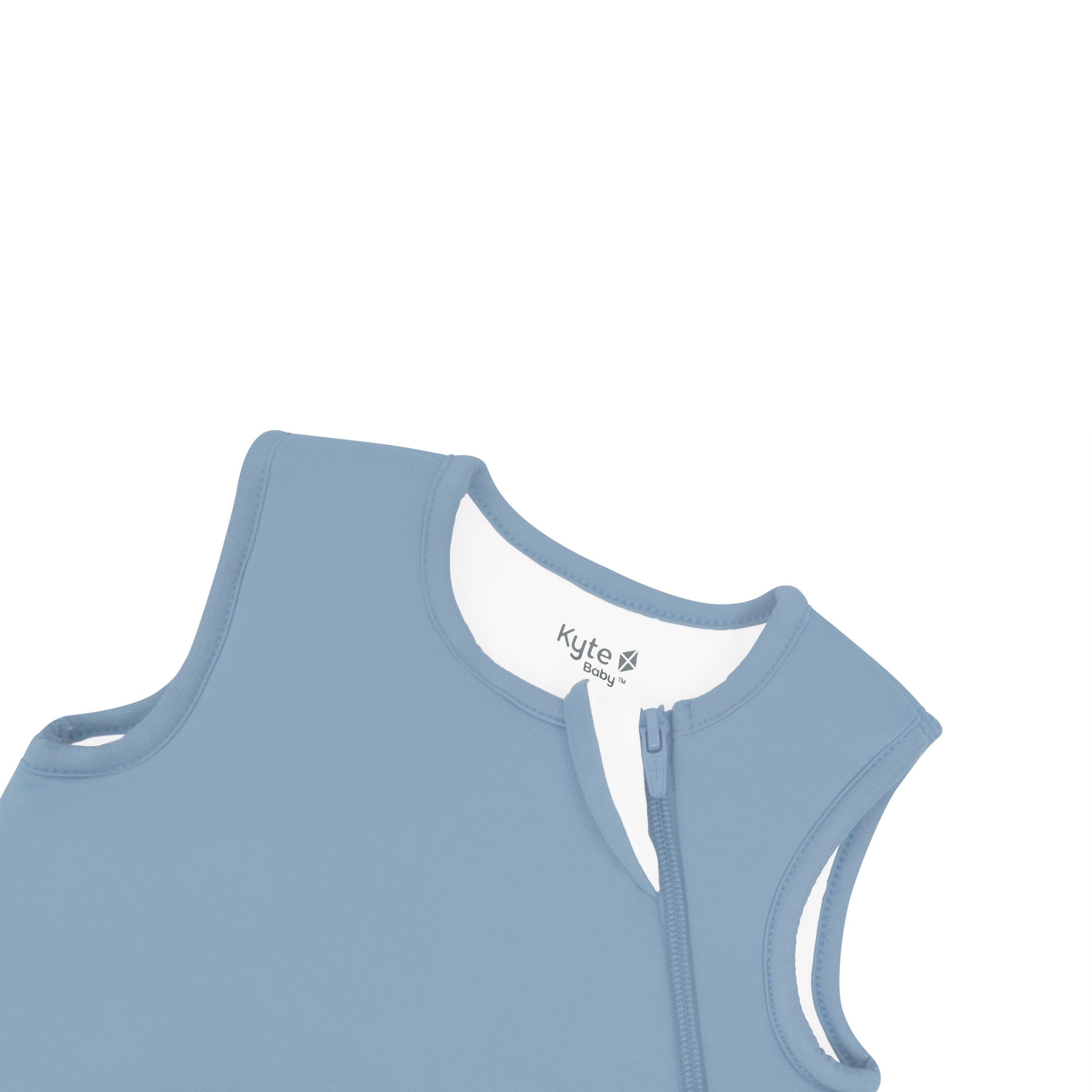 Zipper garage on the 2.5 Sleep Bag in Slate