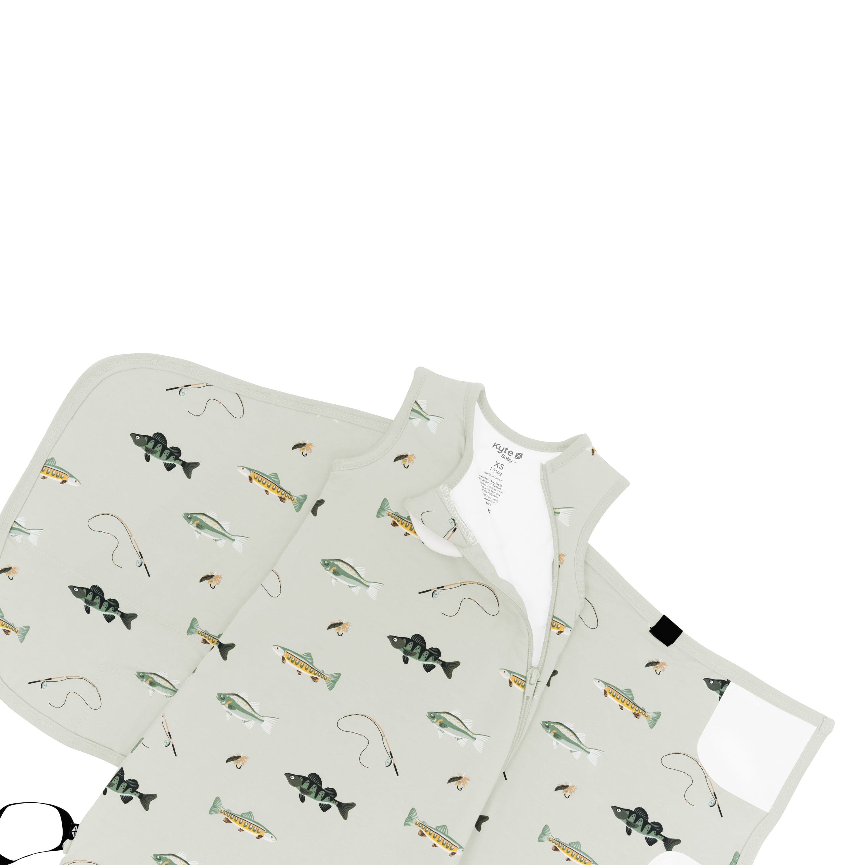 Zipper garage on Sleep Bag Swaddler in Fishing 1.0 TOG