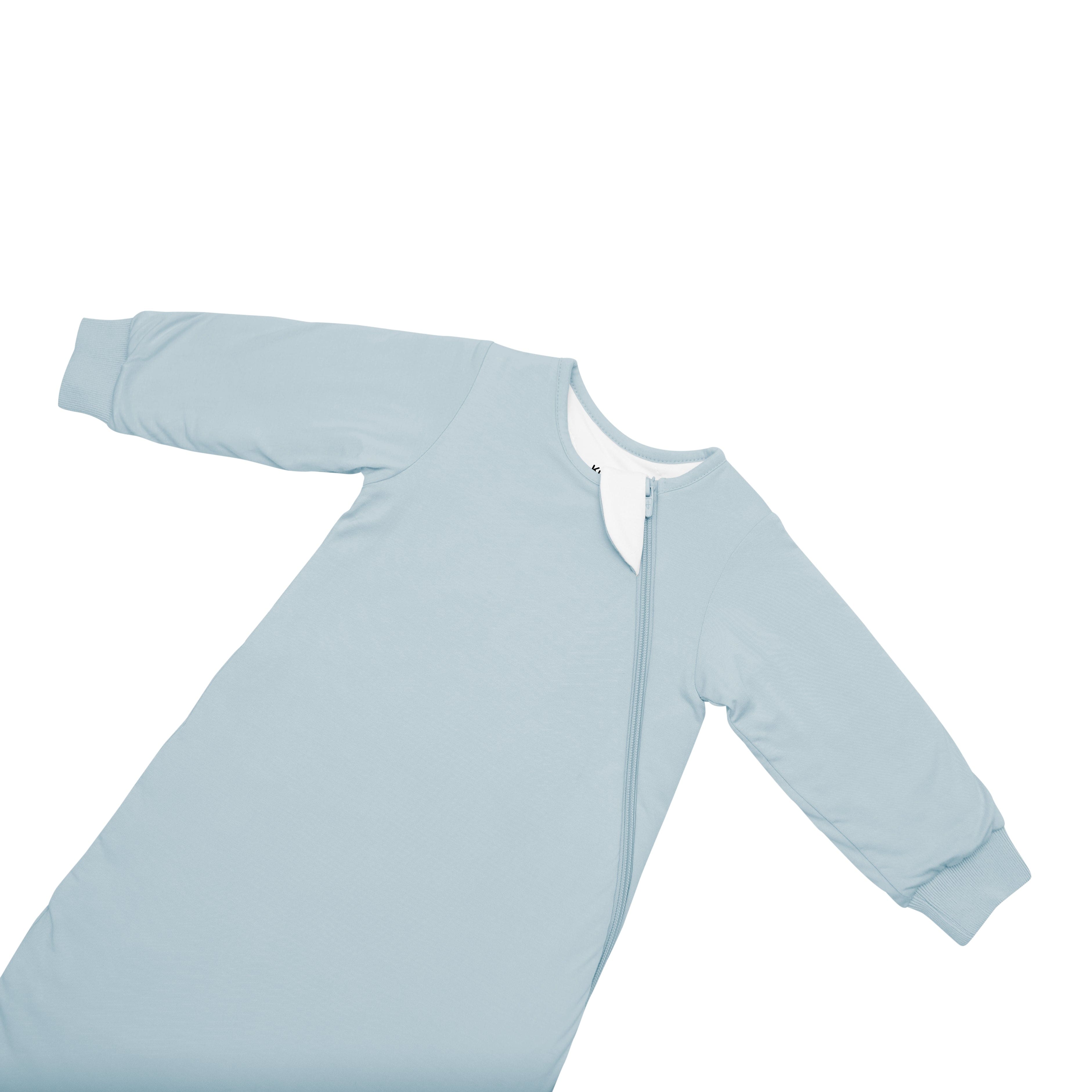 Zipper garage on Kyte Baby bamboo Slumber Bag in Fog