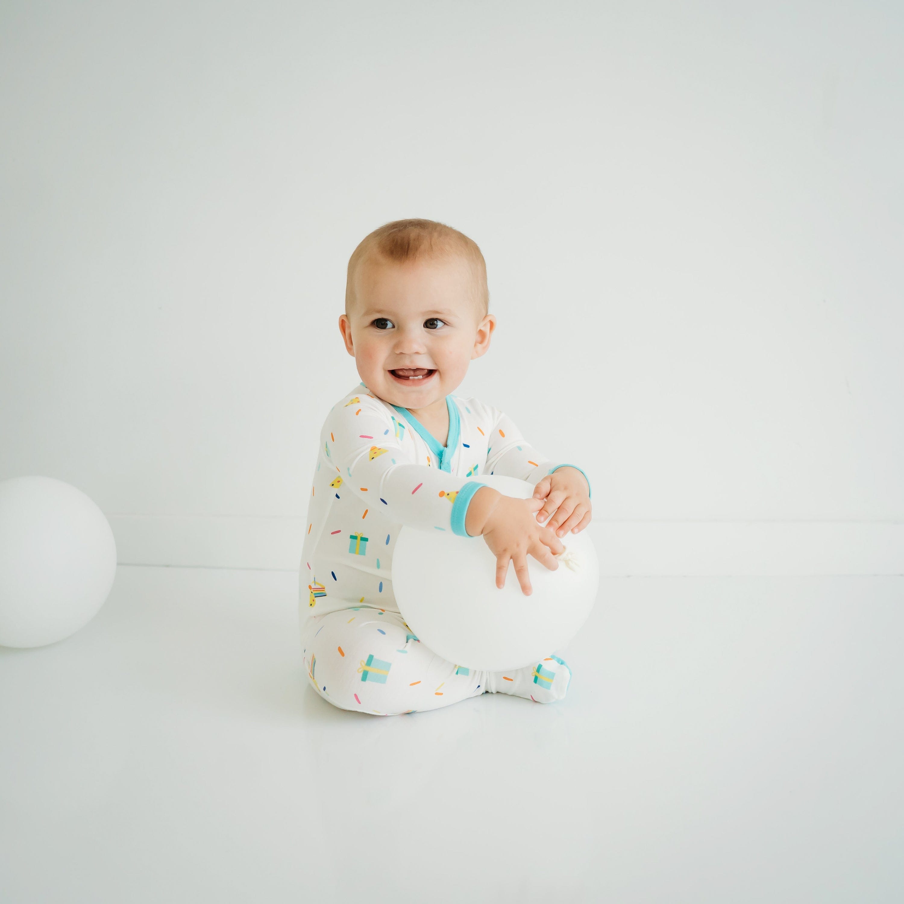 Kyte Baby Snap Footies Footie in Cloud Party