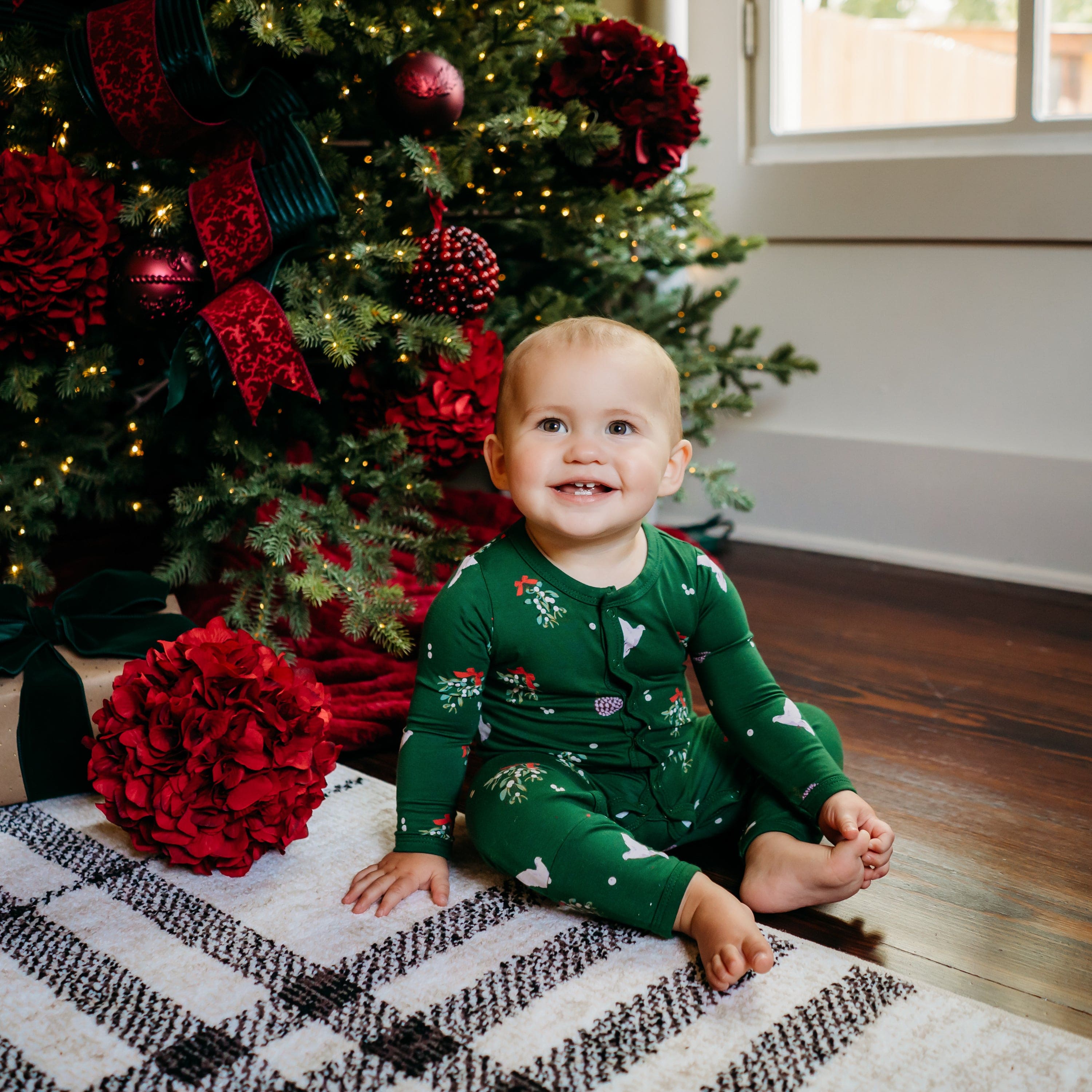 Kyte Baby Snap Romper Romper in Mistletoe