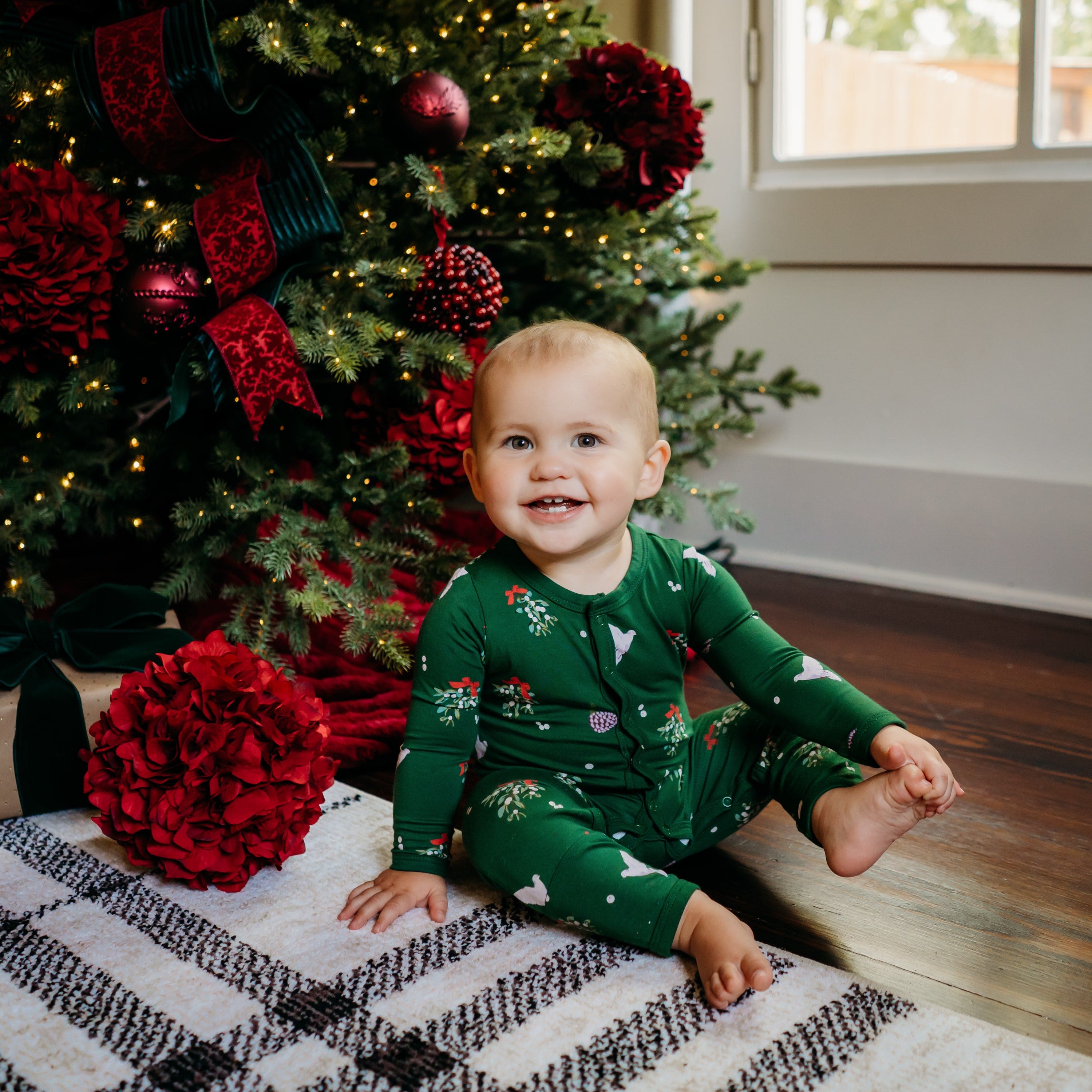 Kyte Baby Snap Romper Romper in Mistletoe