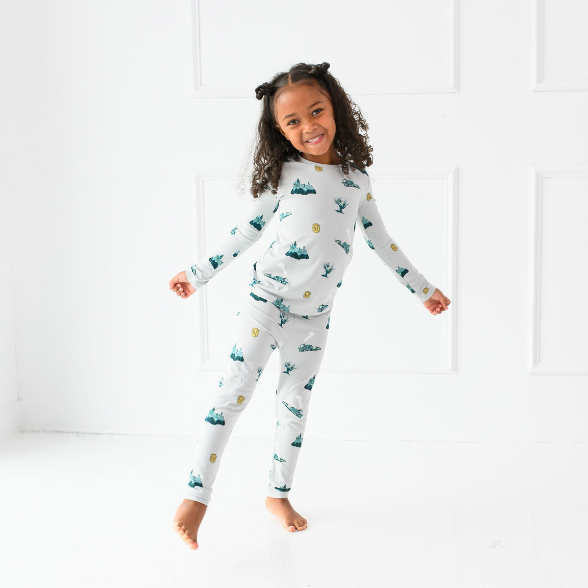 Girl wearing Long Sleeve Harry Potter Pajamas in Journey