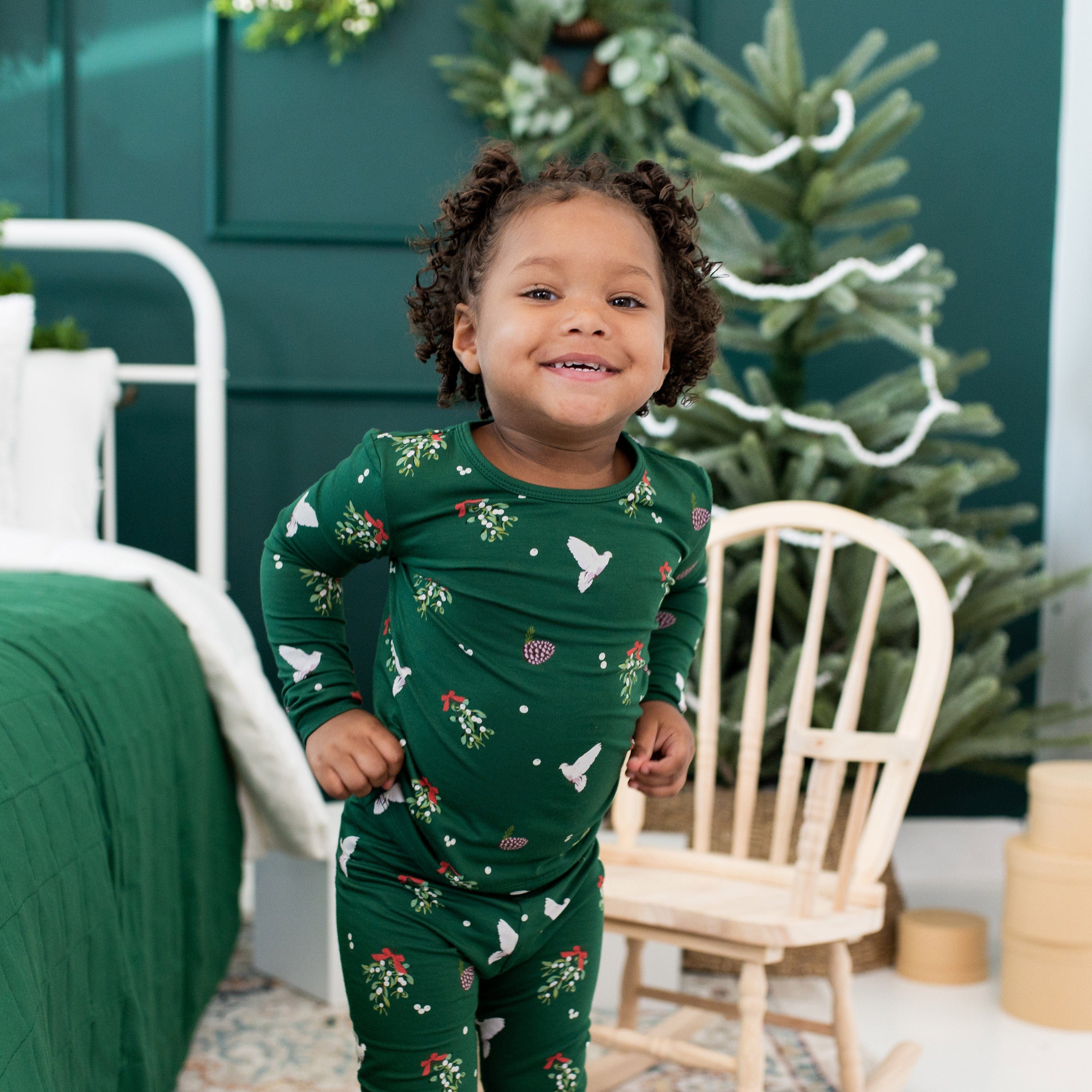 Kyte Baby Toddler Long Sleeve Pajamas Long Sleeve Pajamas in Mistletoe