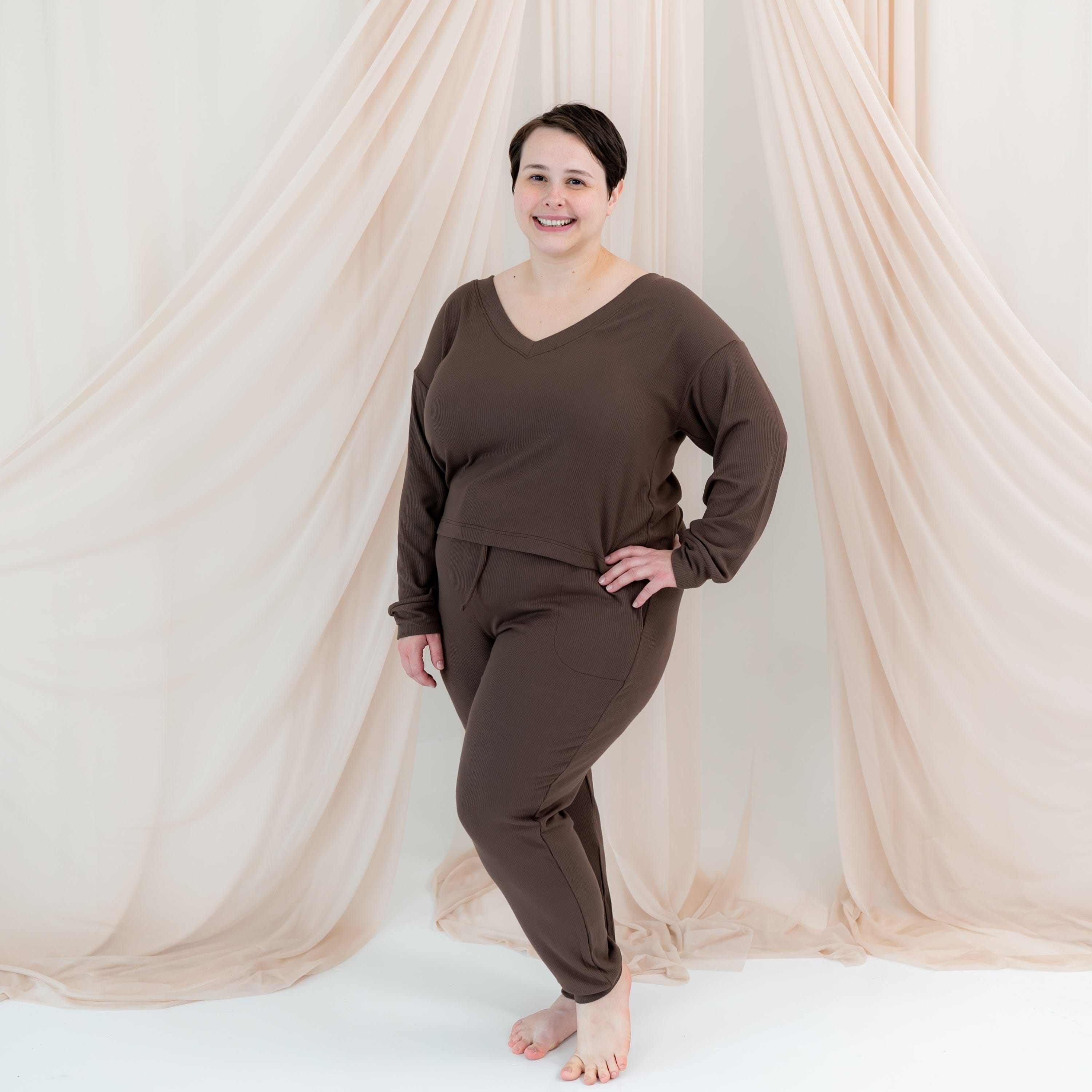 Kyte Baby Women's Ribbed Long Sleeve Crop Top Women's Ribbed Long Sleeve Crop Top in Espresso