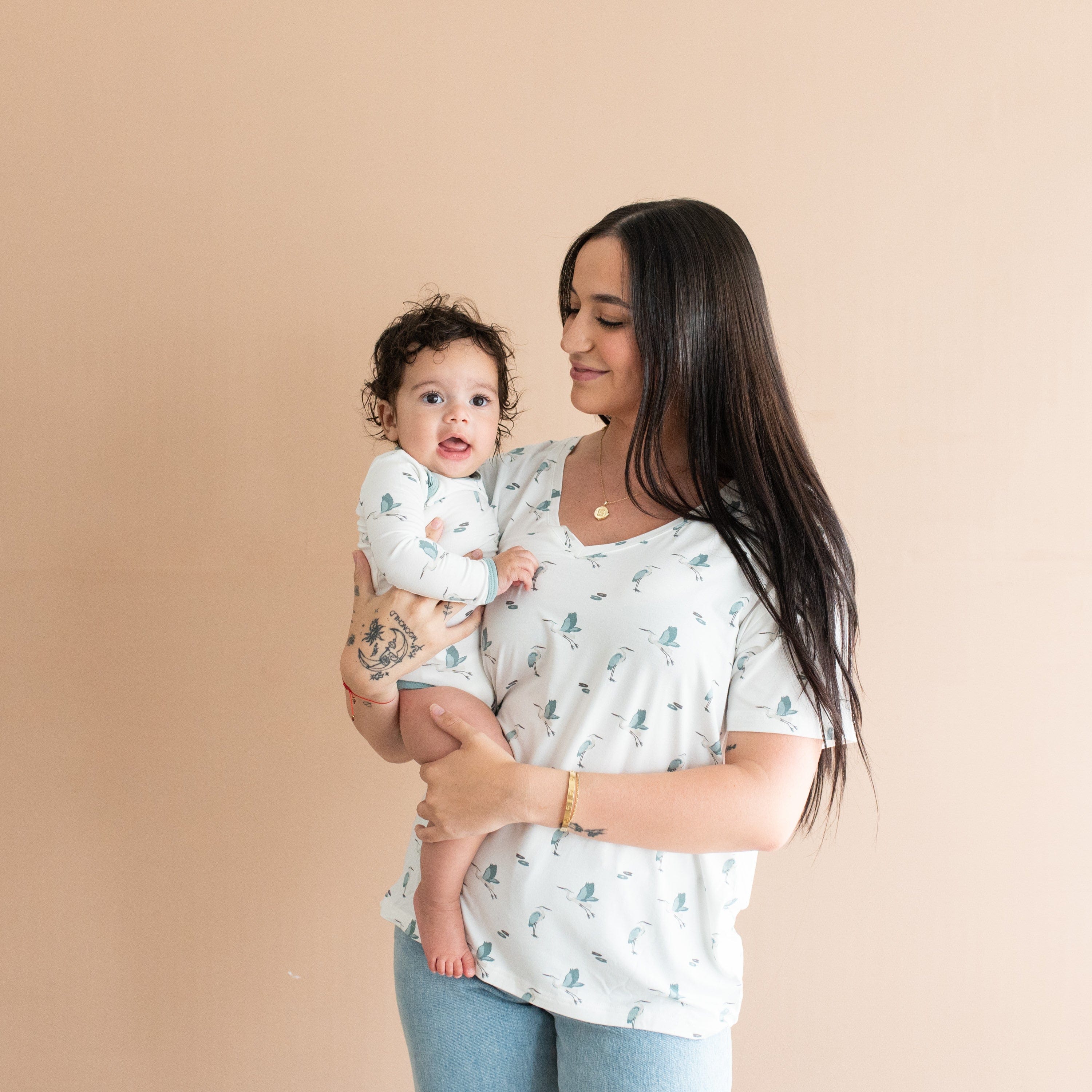 Kyte Baby Women's V-Neck Women’s Relaxed Fit V-Neck in Blue Heron