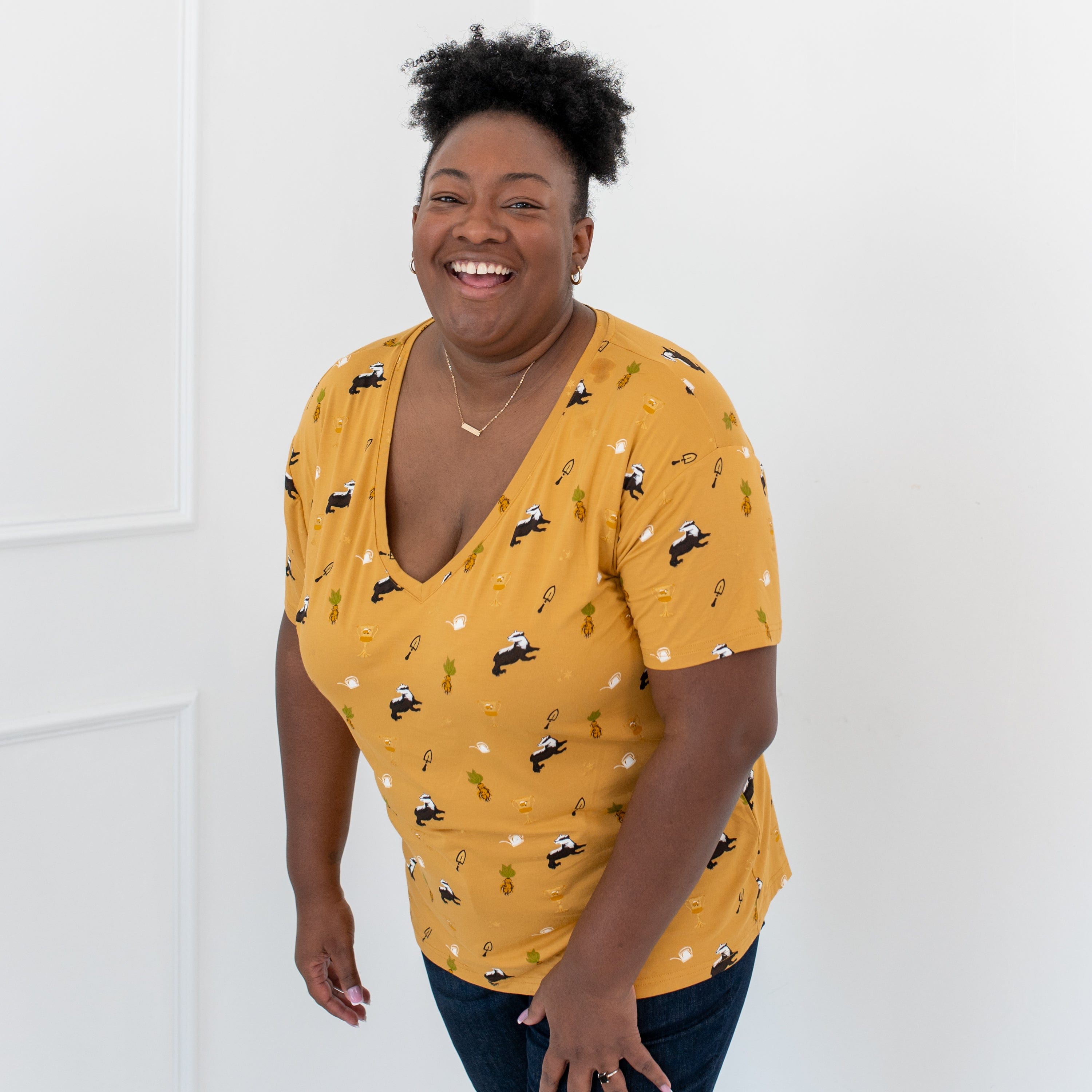 Kyte BABY Women's V-Neck Women’s Relaxed Fit V-Neck in Hufflepuff™