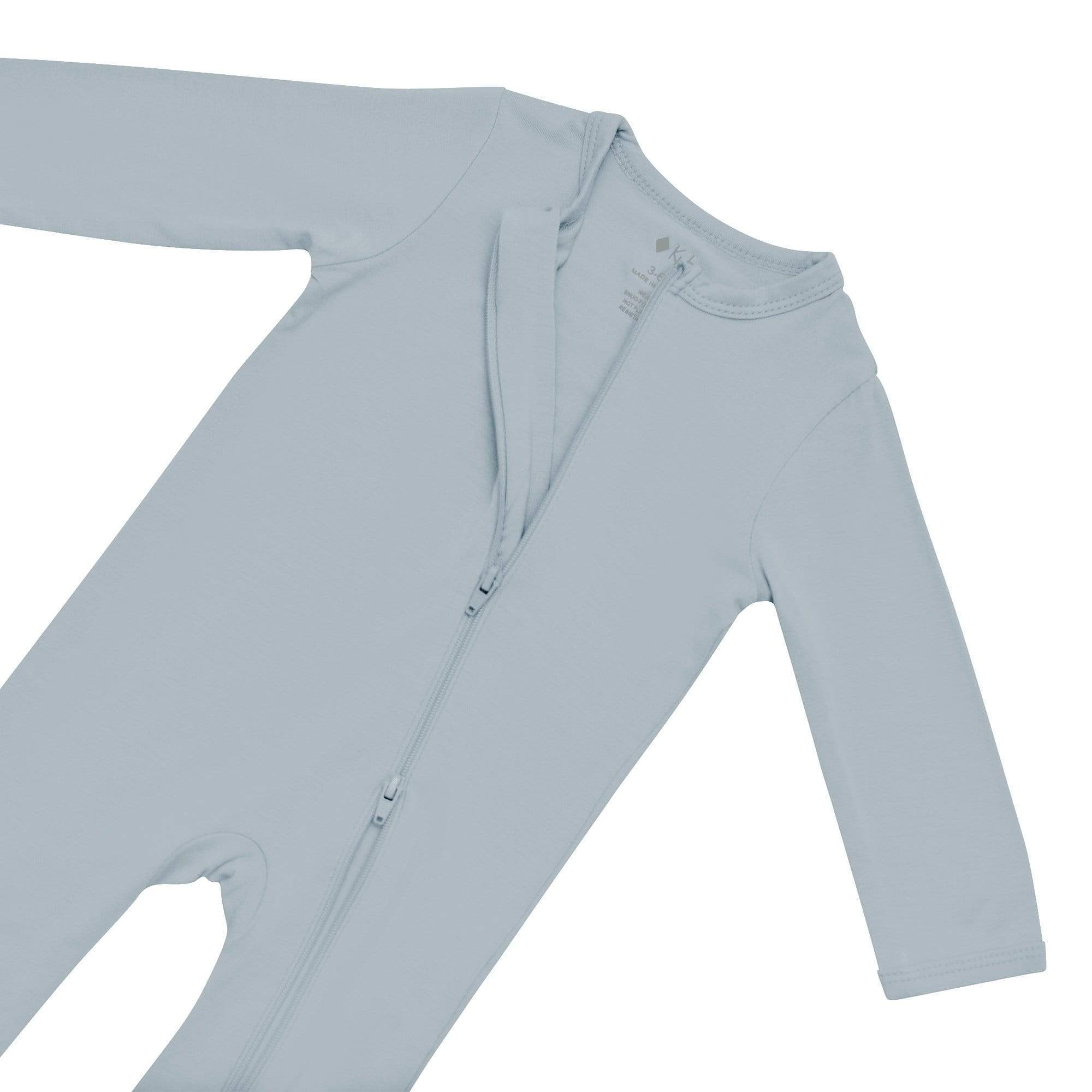 Double zipper on Kyte Baby Zippered Romper in Fog
