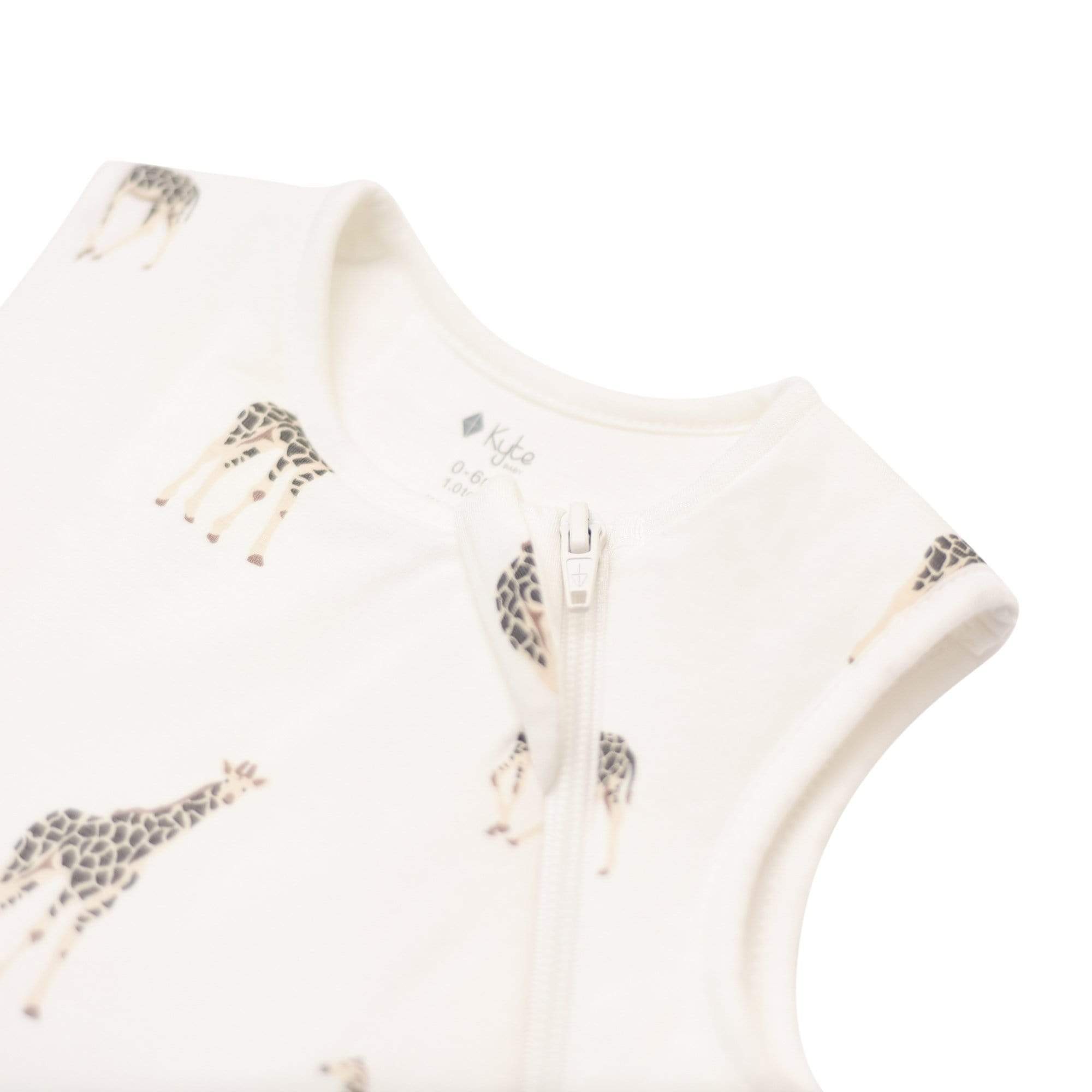 Zipper garage on Kyte Baby Sleep Bag in Giraffe 1.0