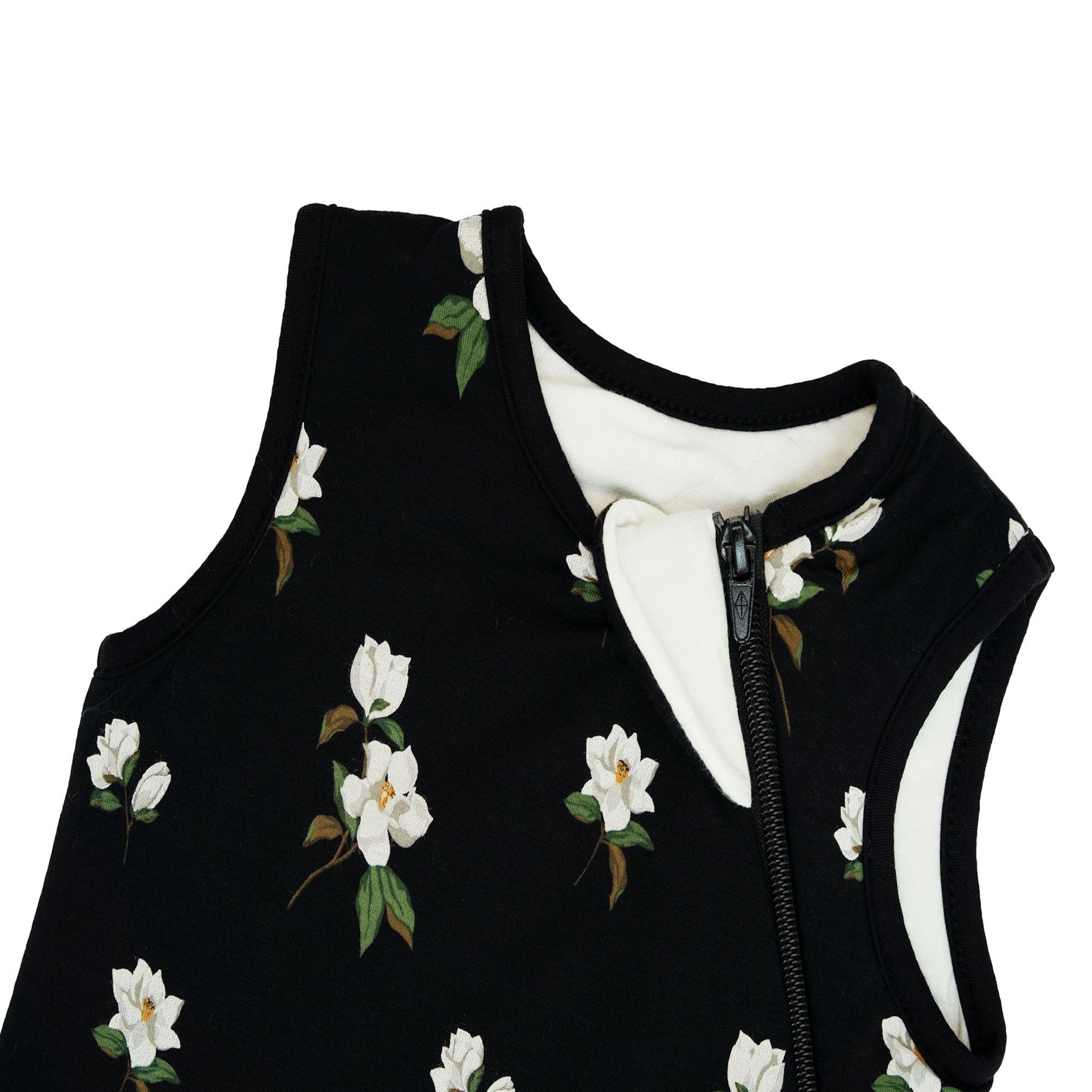 Zipper garage on Kyte Baby Sleep Bag in Small Midnight Magnolia 1.0