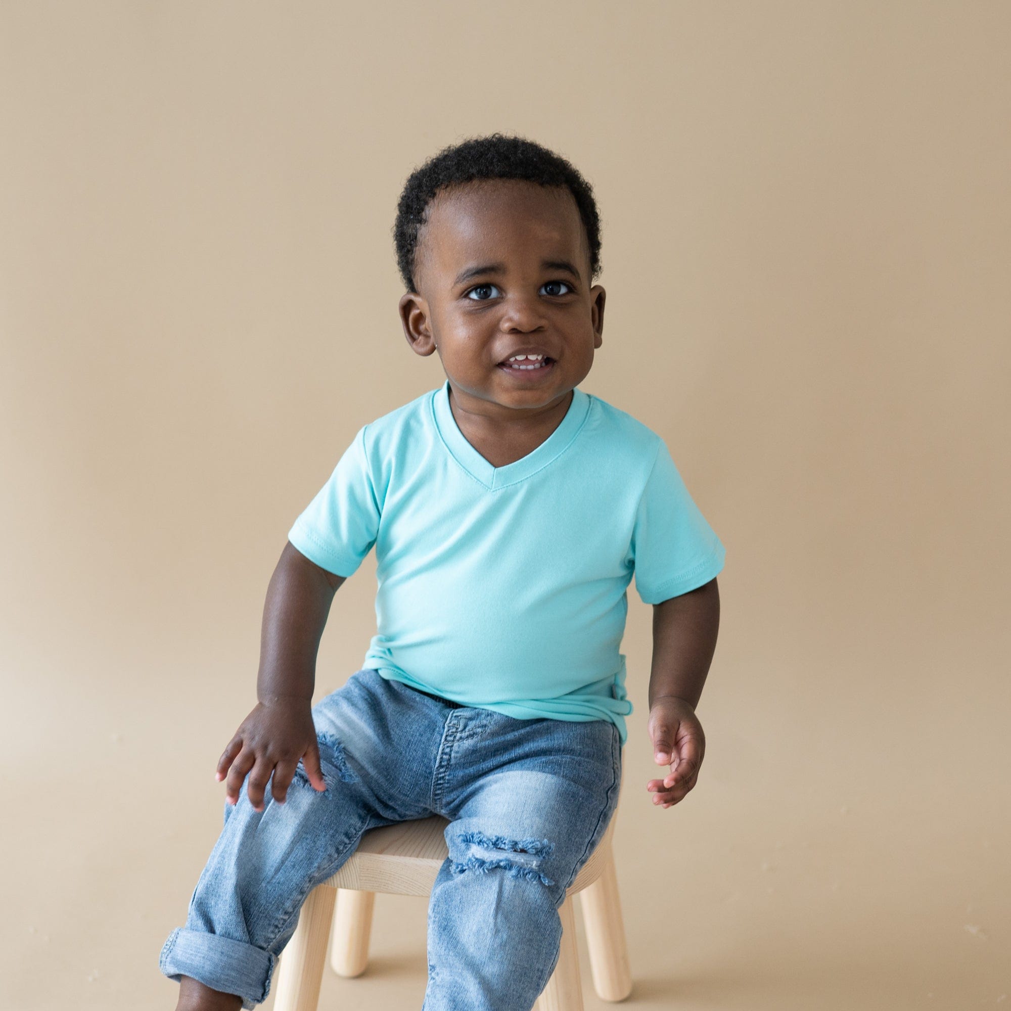 Kyte BABY V-Neck Toddler Unisex Tee Toddler V-Neck Tee in Robin
