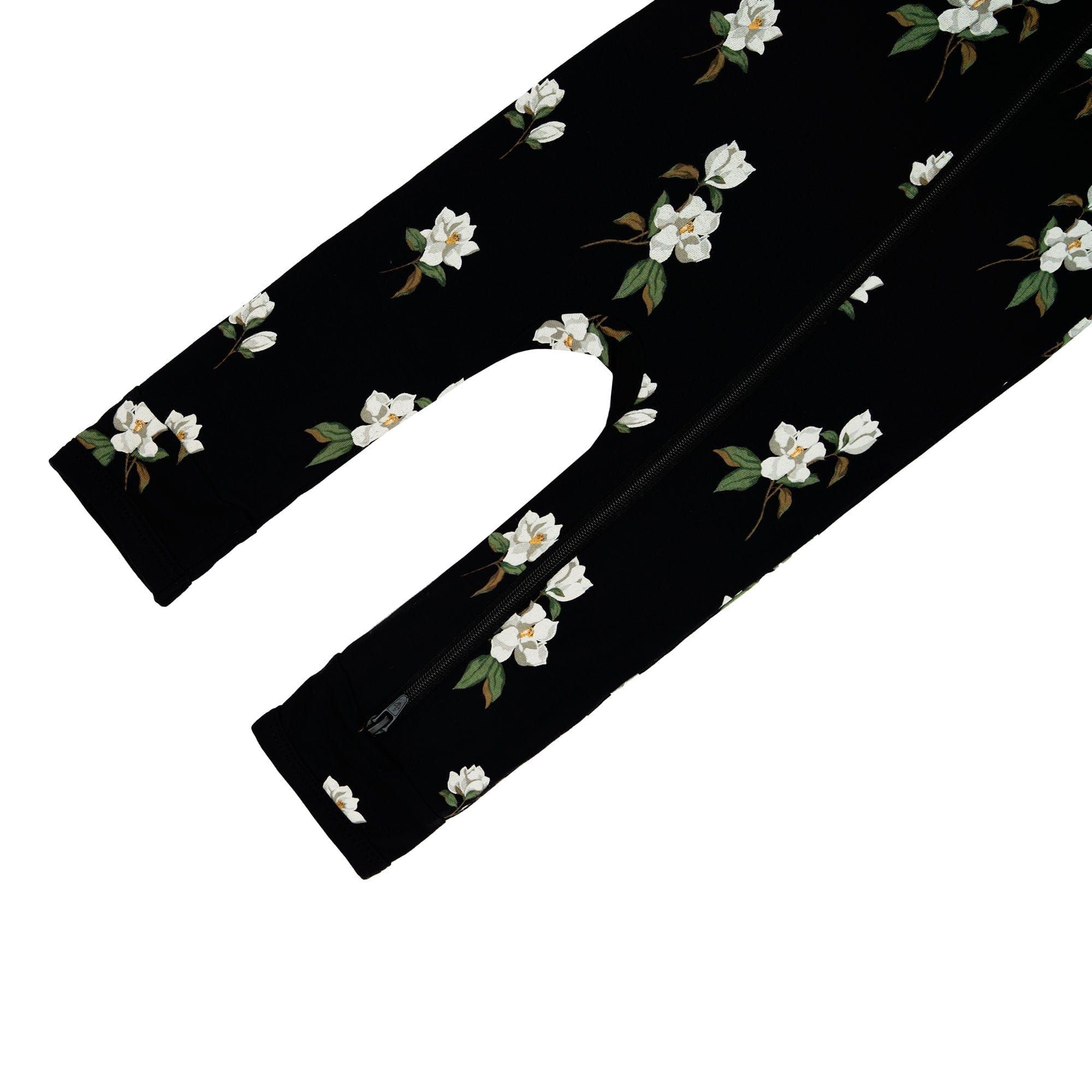 Open feet on Kyte Baby Zippered Romper in Small Midnight Magnolia