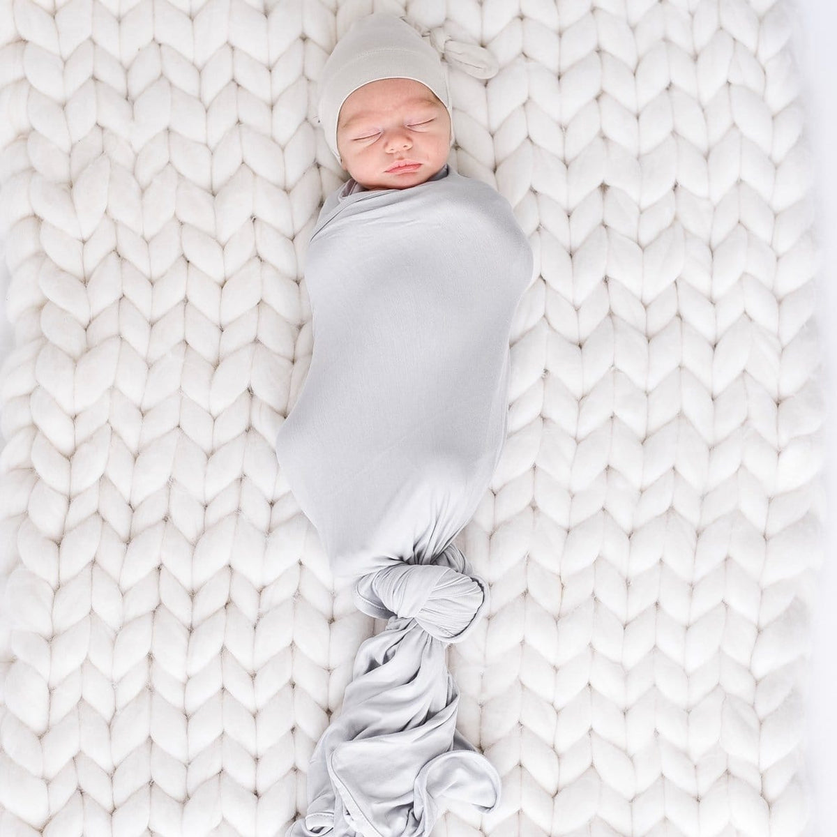 When to Stop Swaddling Your Baby [Parenting Tips]